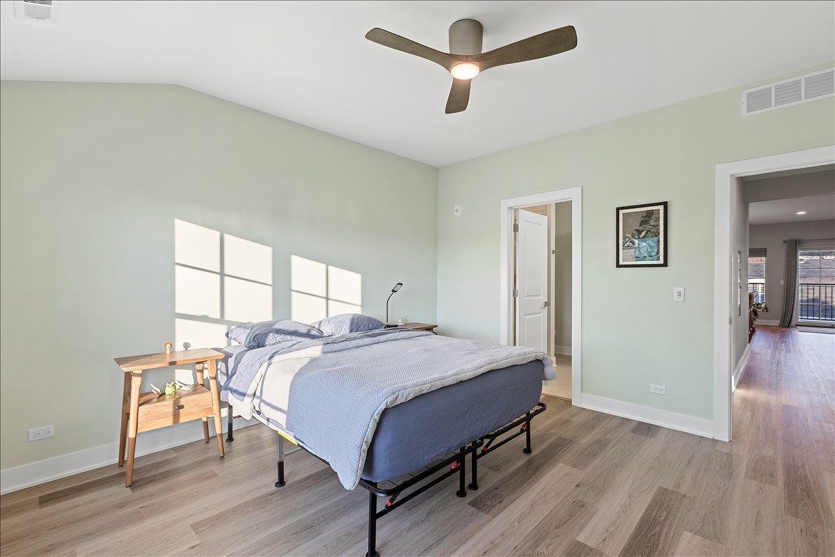 319 S Glendale Avenue Unit: 303
