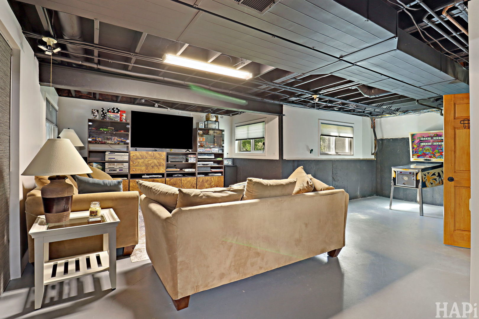1446 Kingsbury Court
