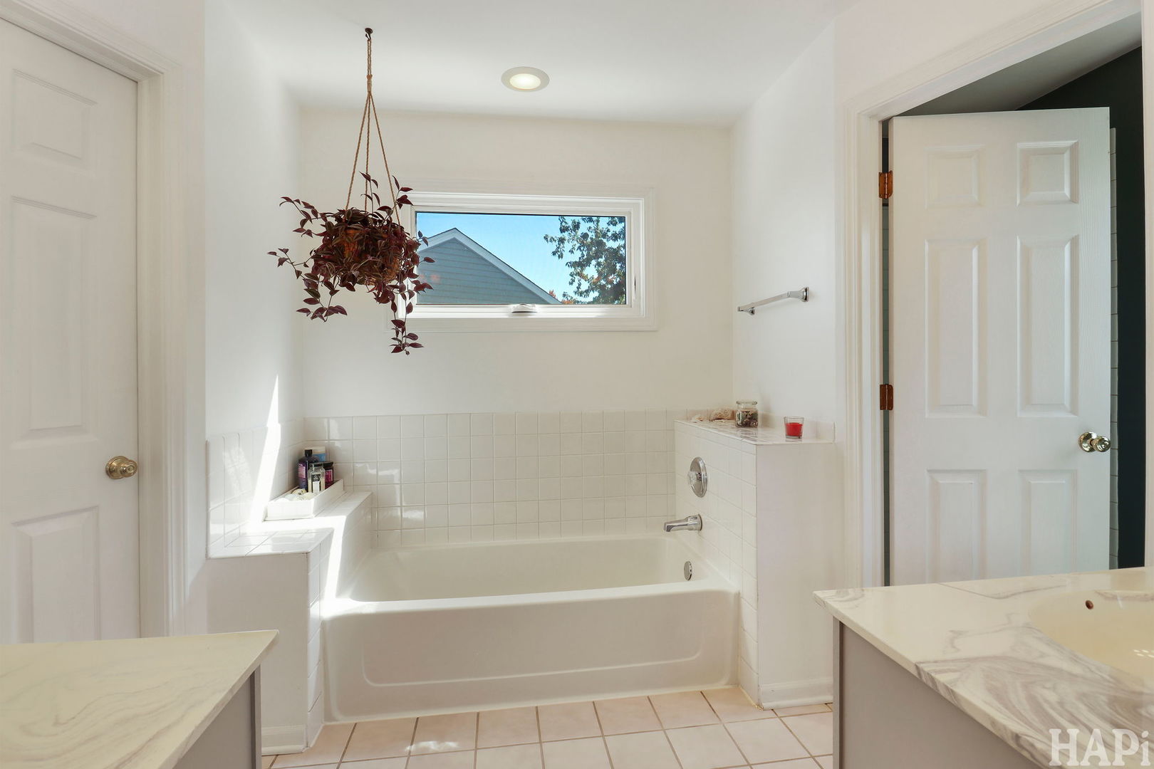 1446 Kingsbury Court