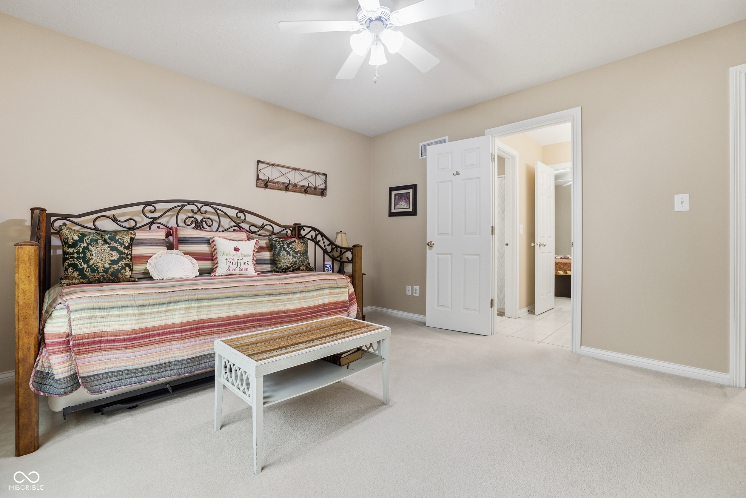 5767 Meadowlark Place