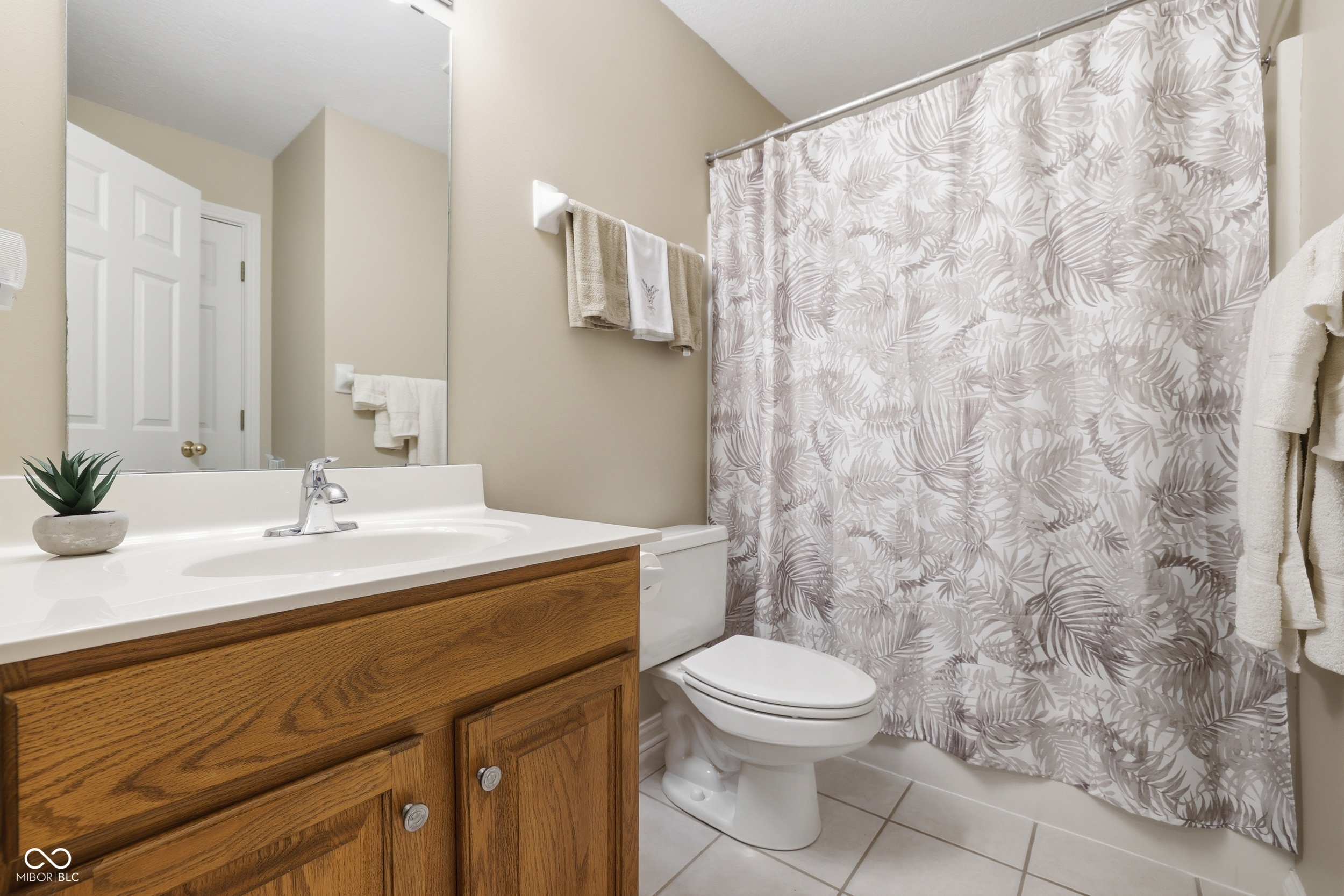 5767 Meadowlark Place