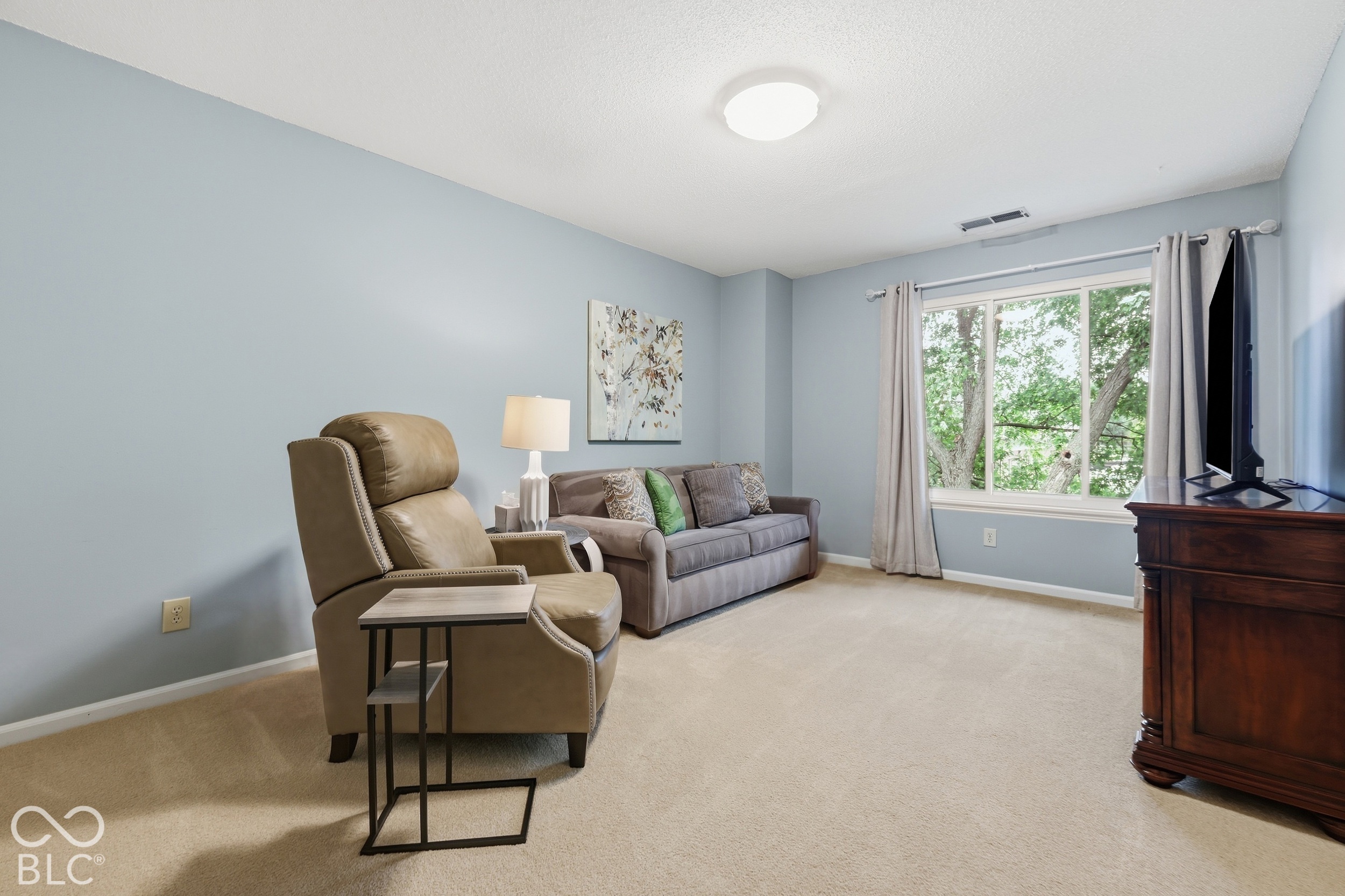 558 W Hunters Drive Unit: APT D