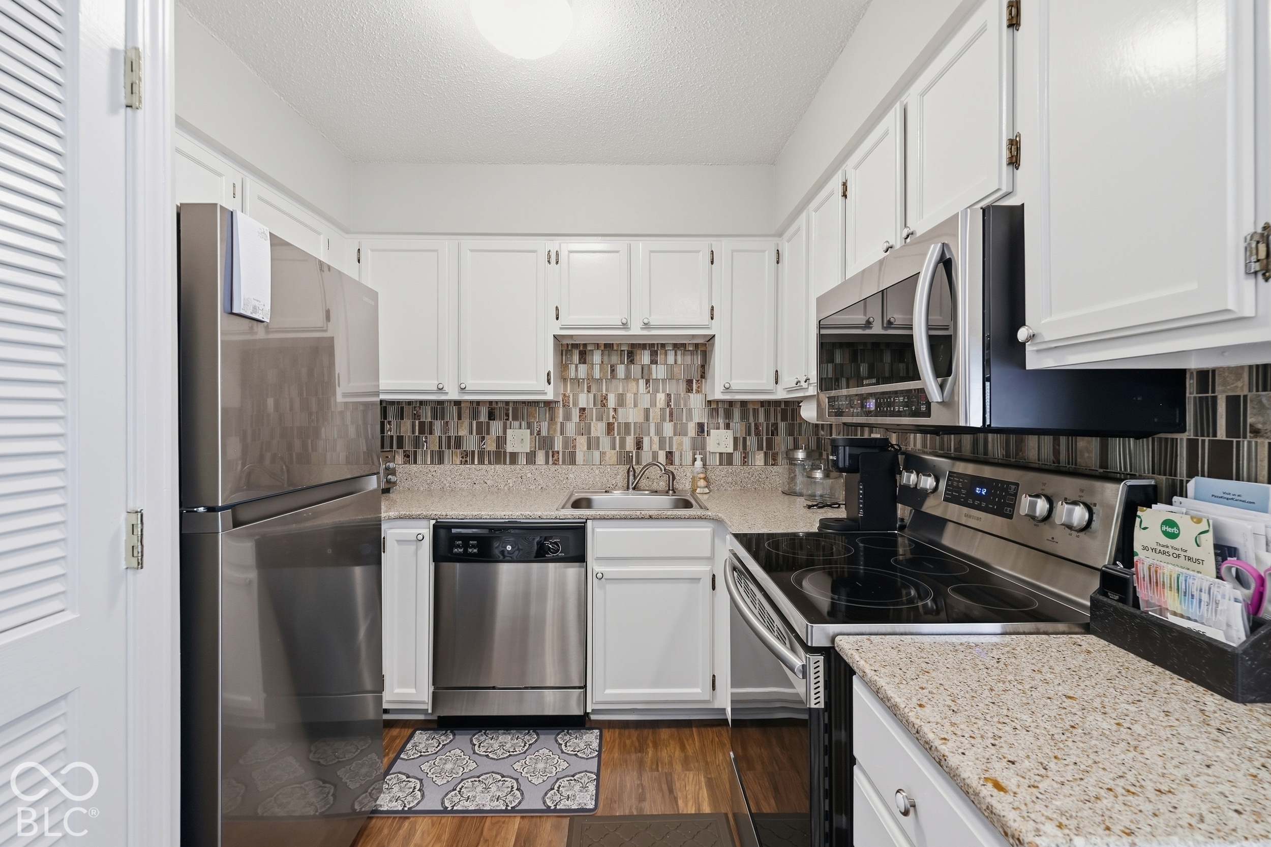 558 W Hunters Drive Unit: APT D