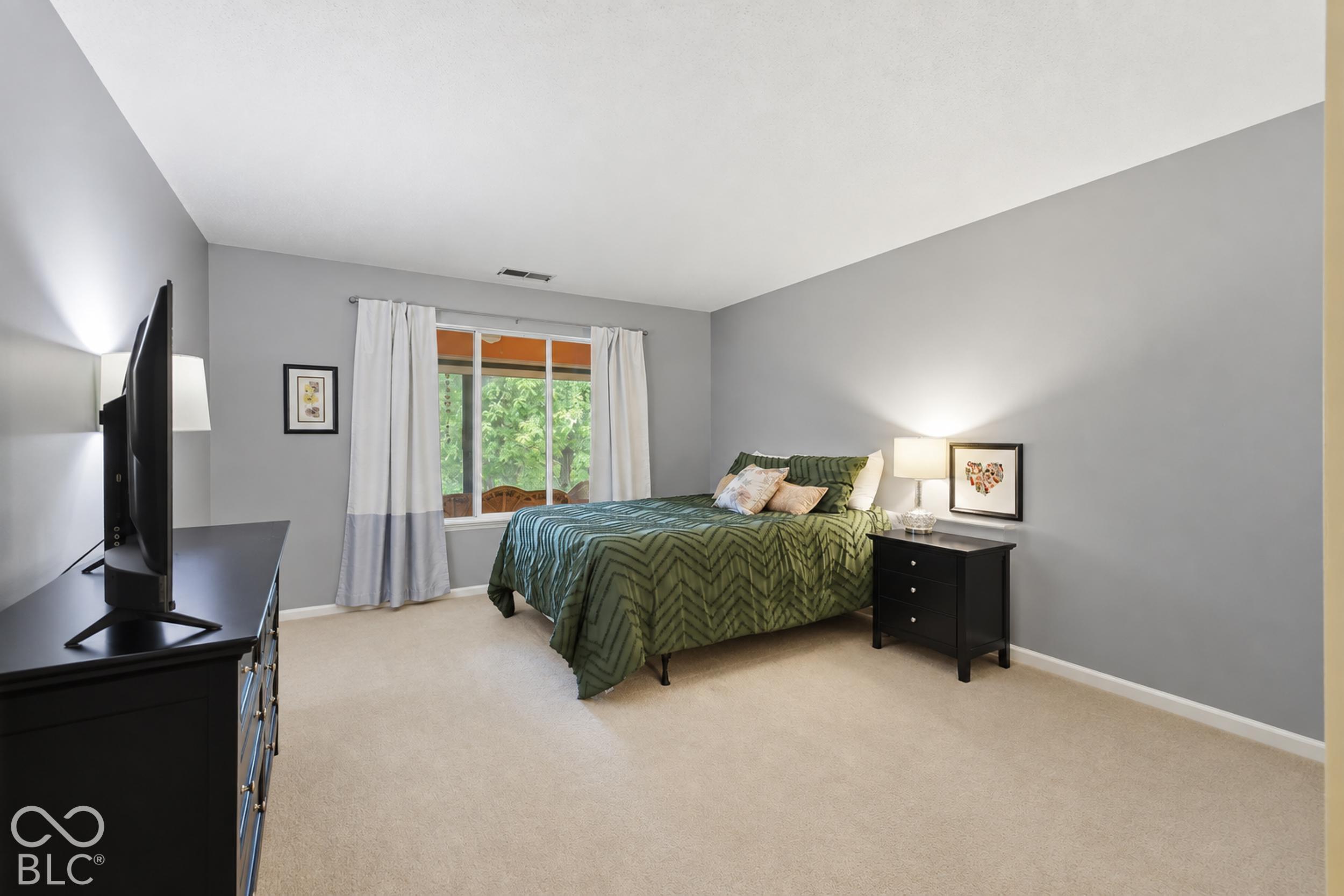558 W Hunters Drive Unit: APT D