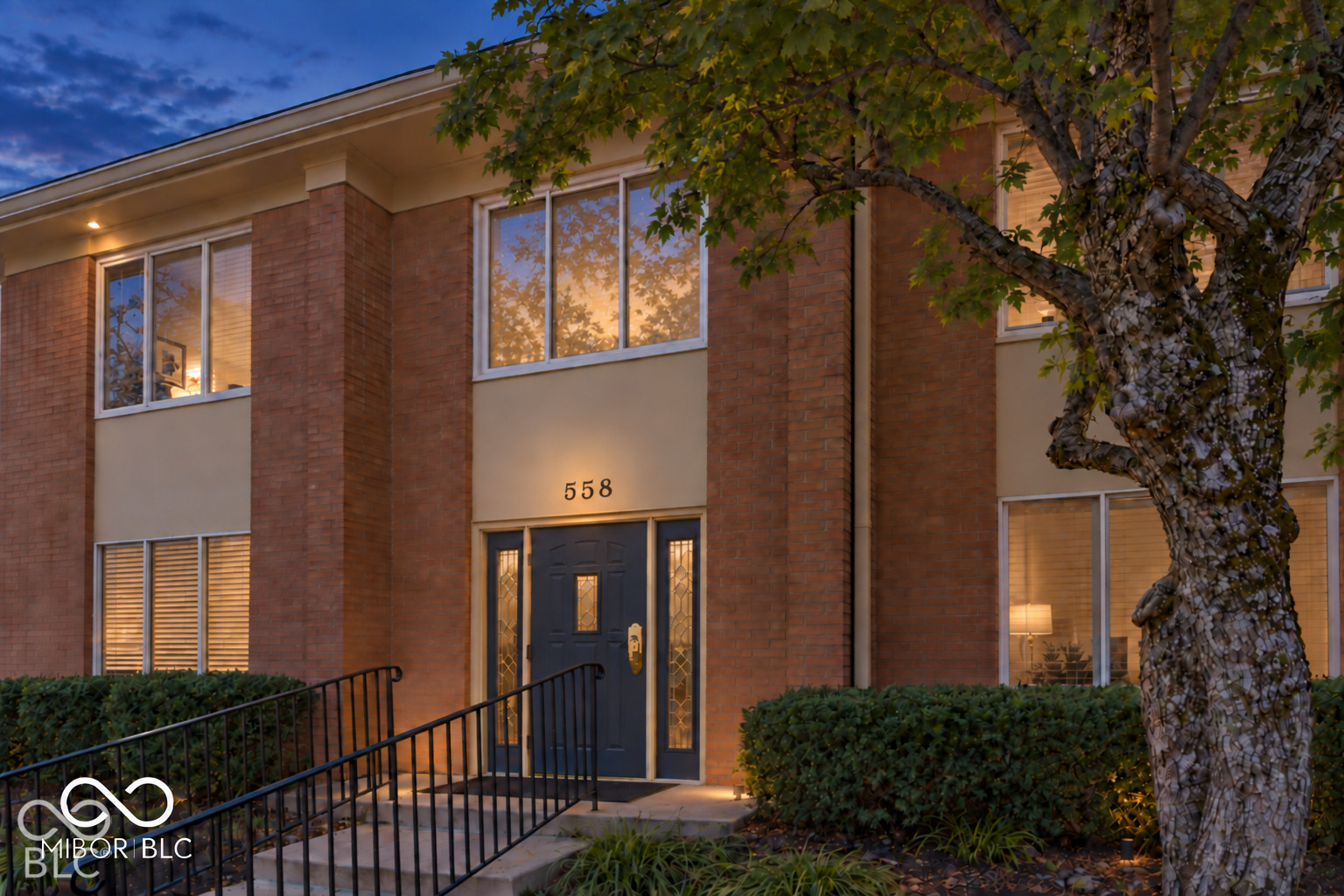 558 W Hunters Drive Unit: APT D