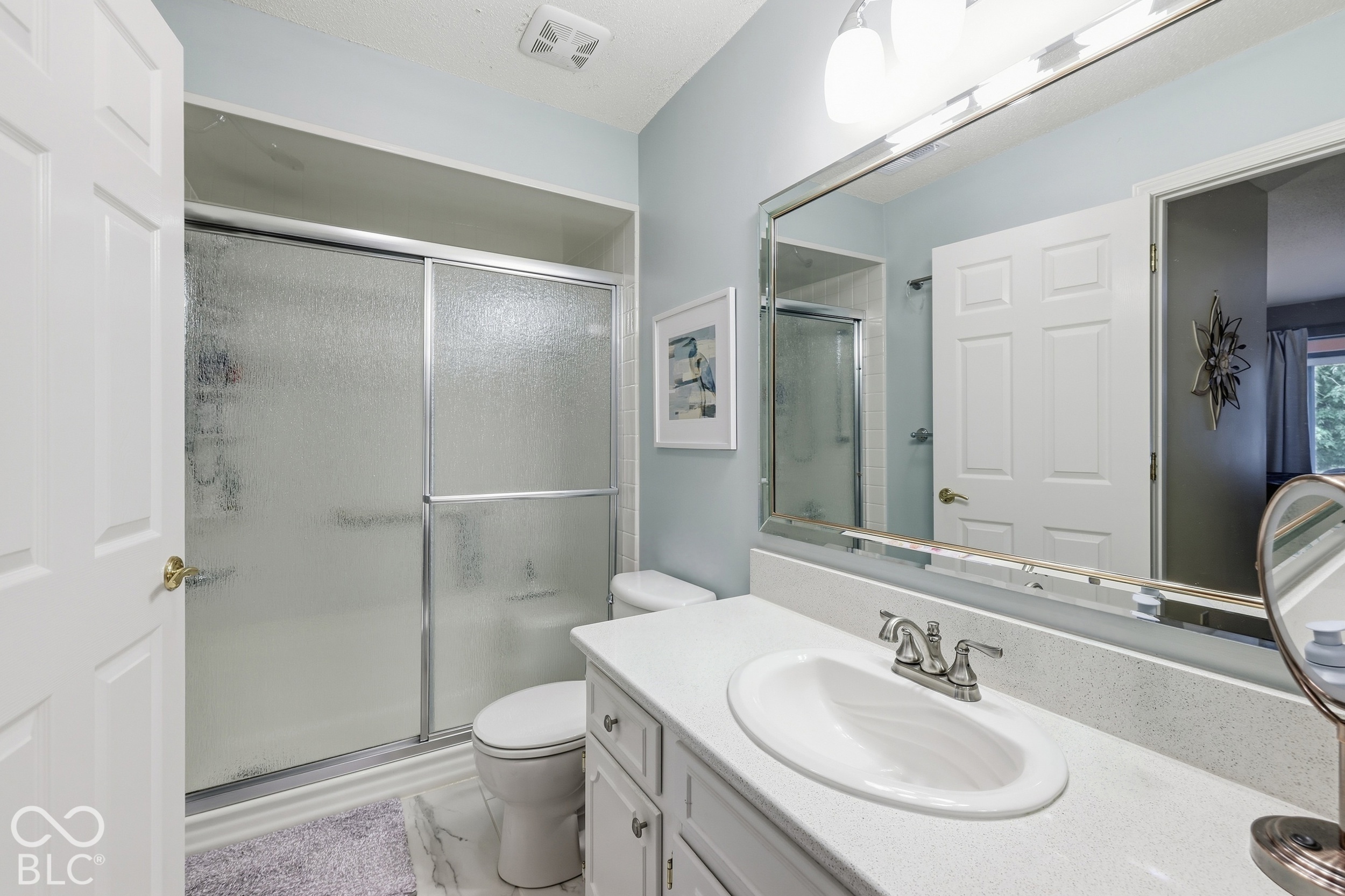 558 W Hunters Drive Unit: APT D