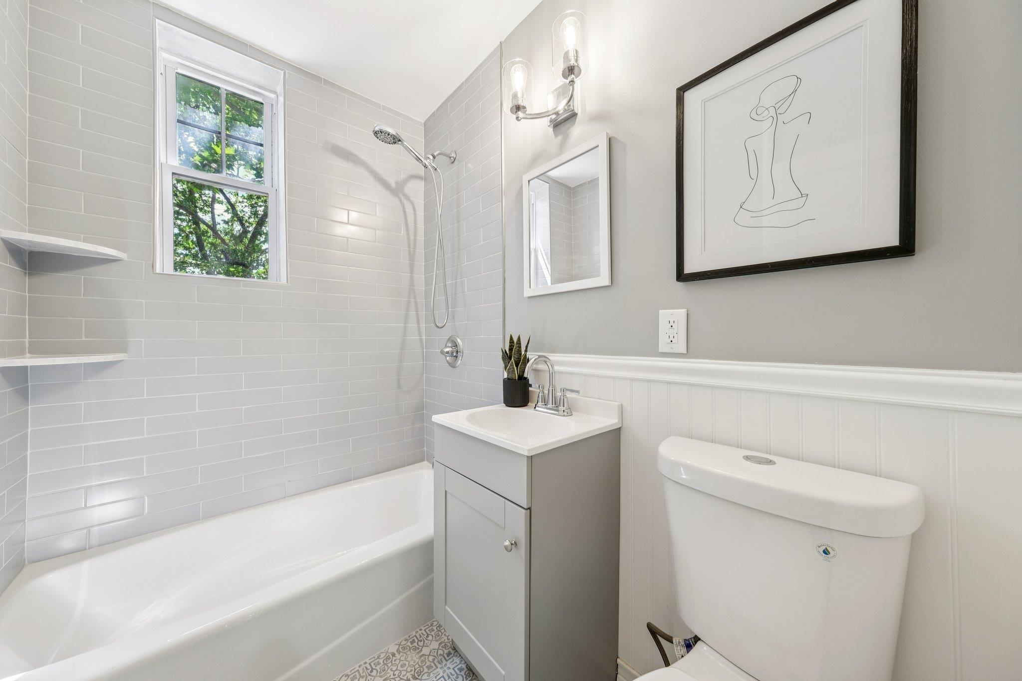 340 FAIRMOUNT AVE Unit: Apt 209