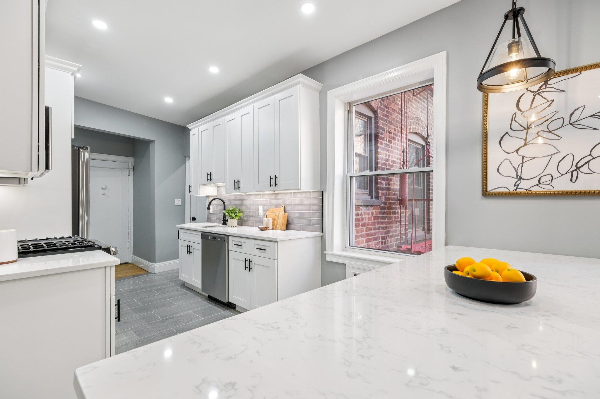 340 FAIRMOUNT AVE Unit: Apt 209