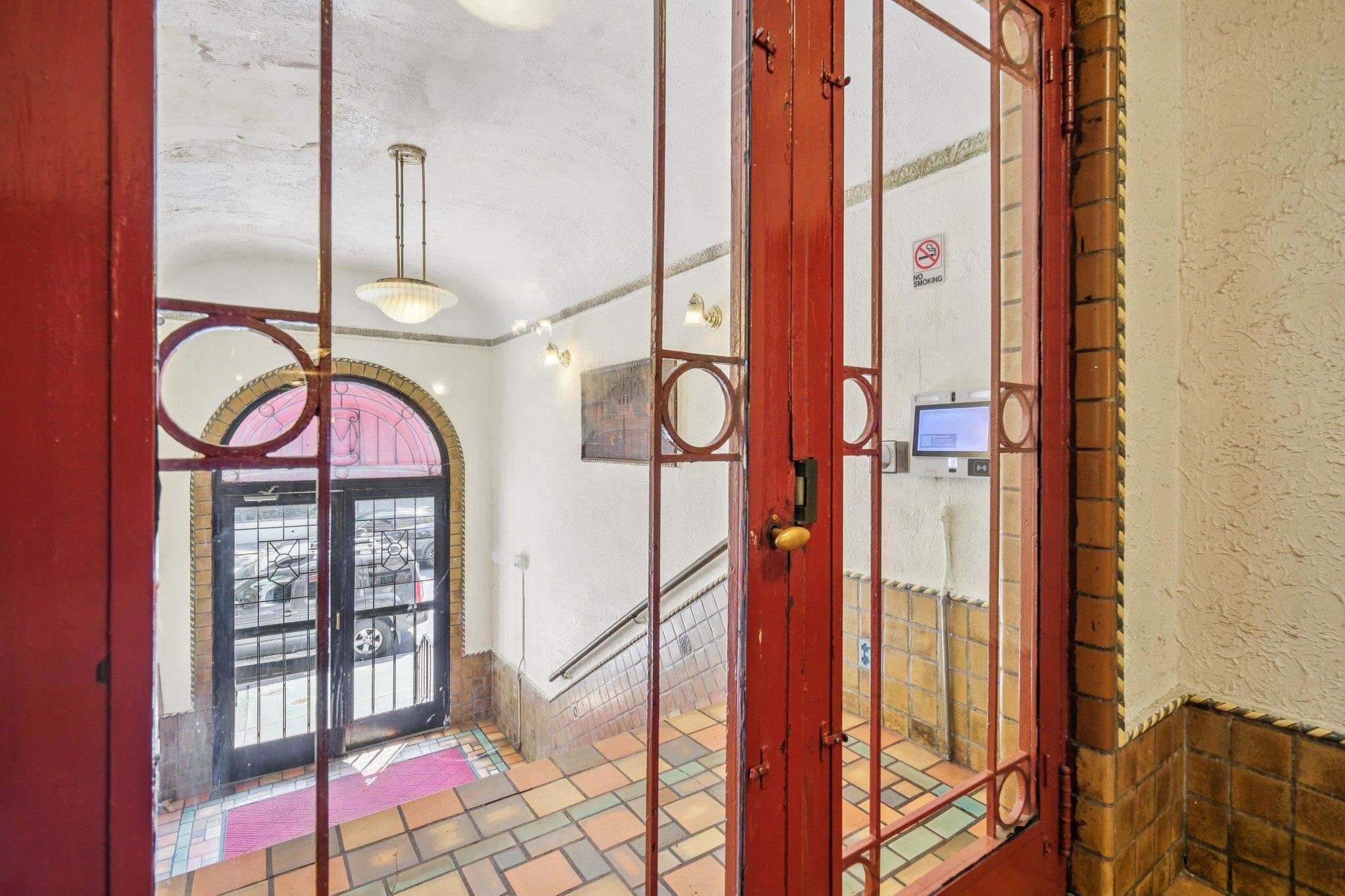 340 FAIRMOUNT AVE Unit: Apt 209