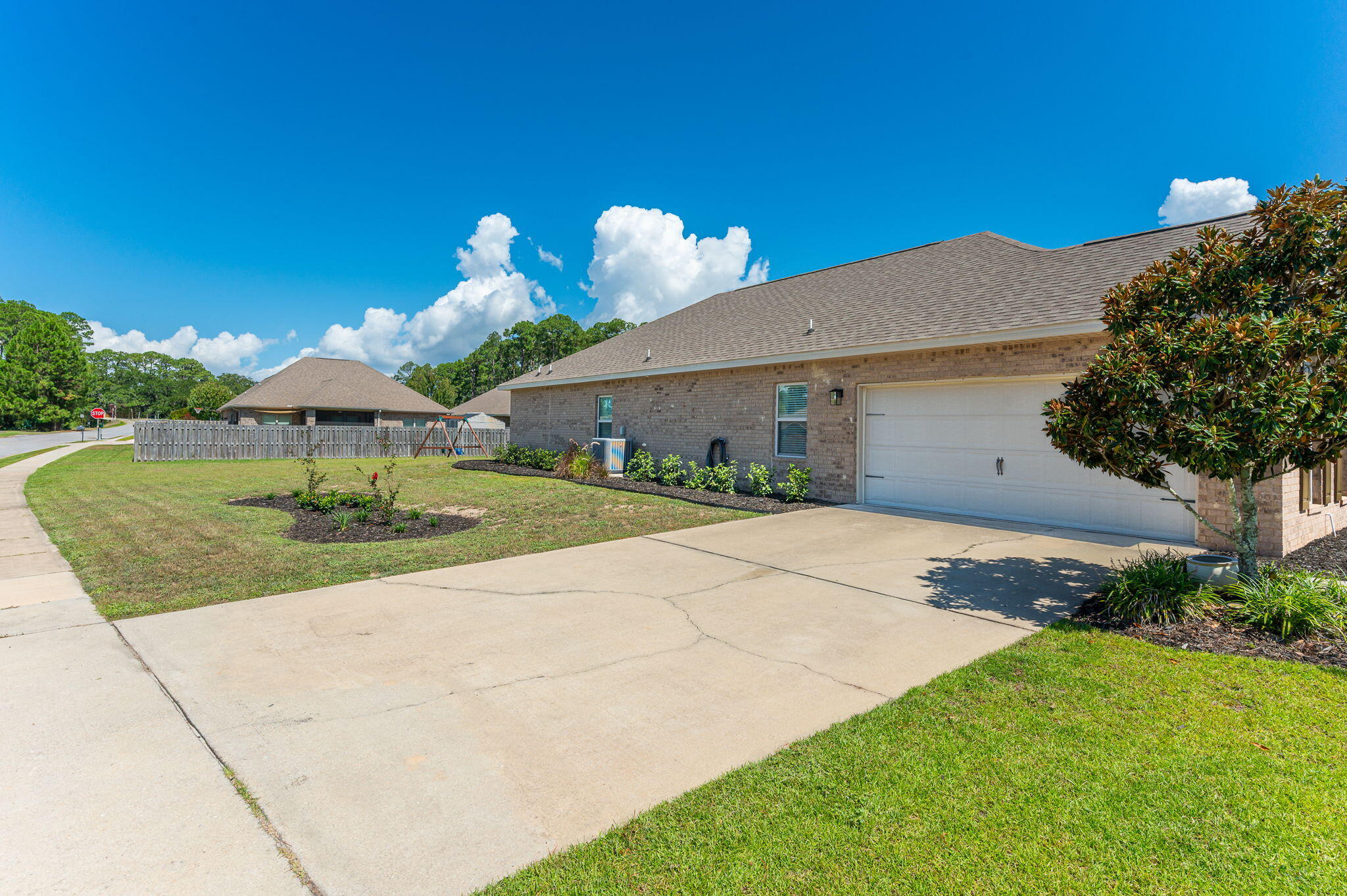 286 Pin Oak Loop