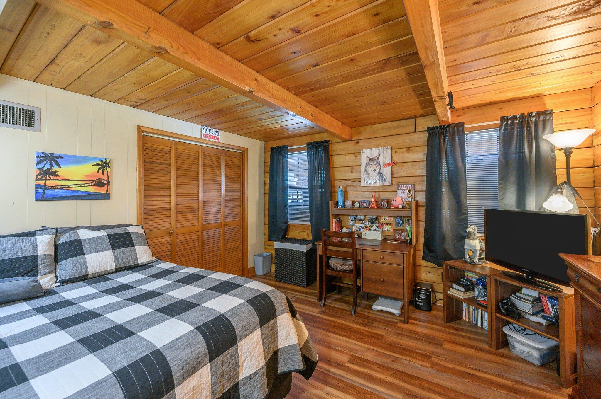 4869 Retta Lane