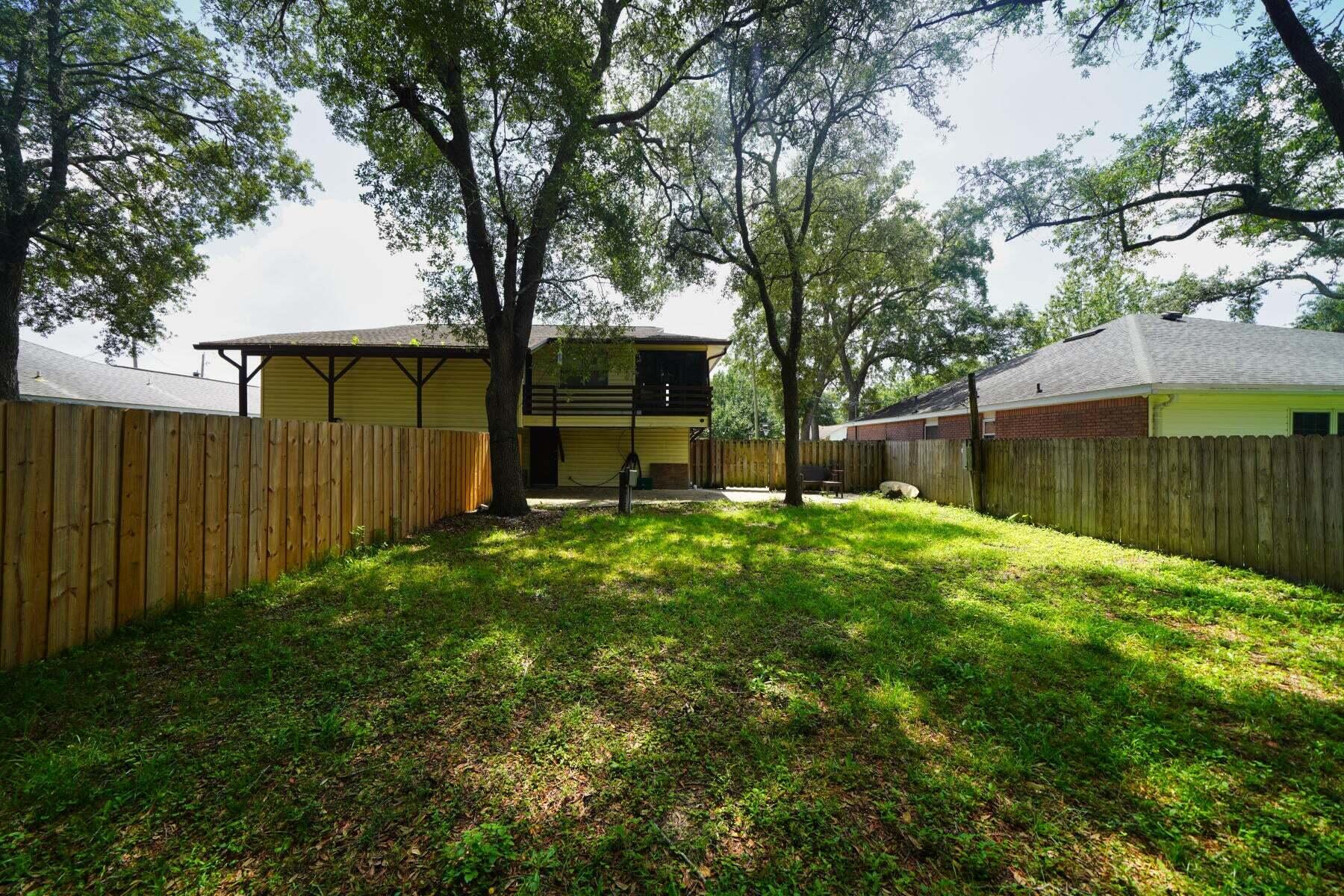 1002 High Grove Court, B