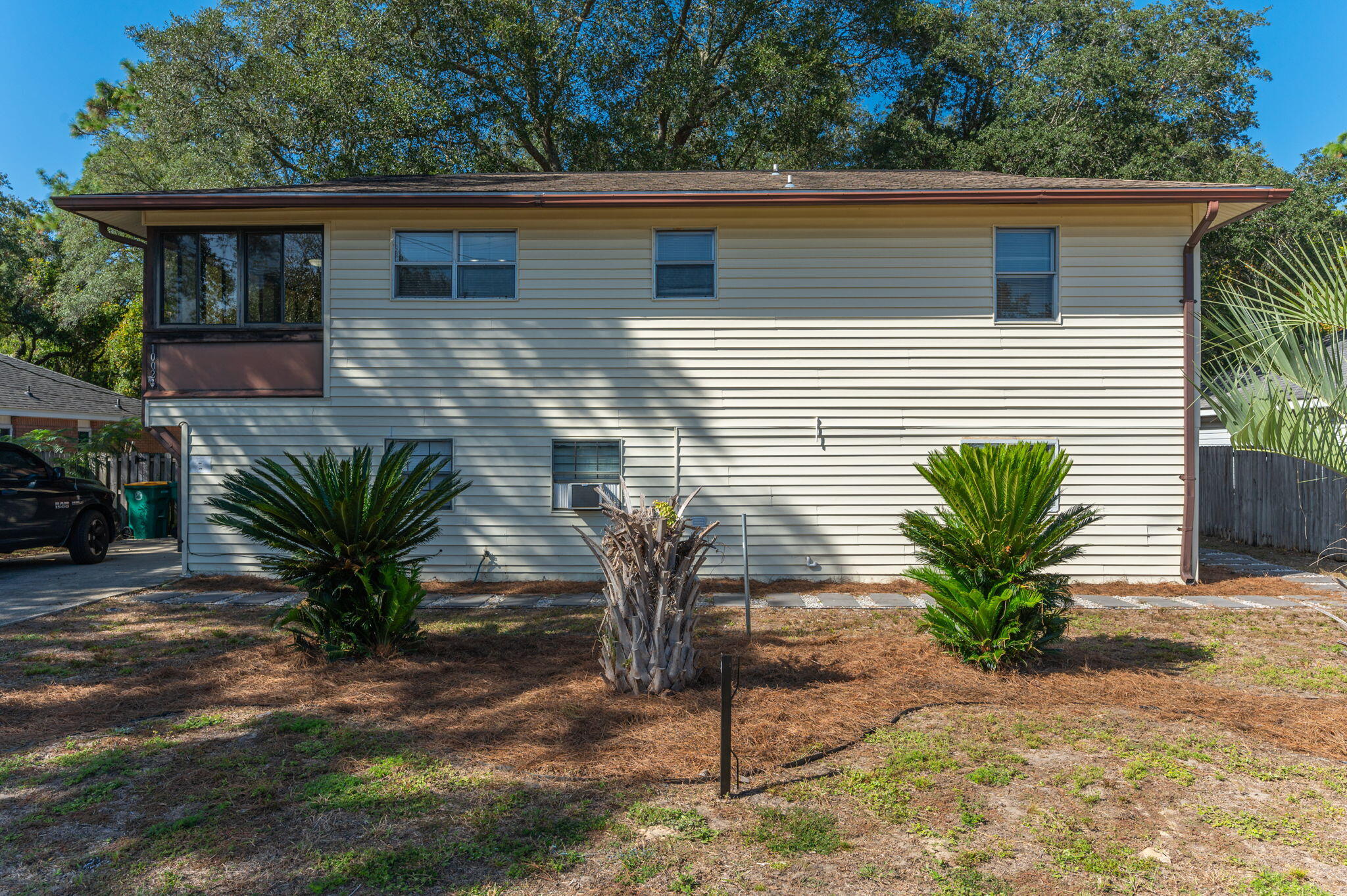 1002 High Grove Court
