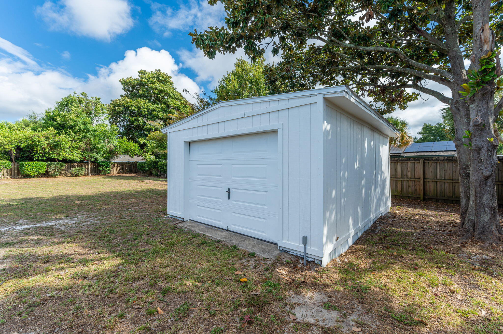 11 Lakeview Drive