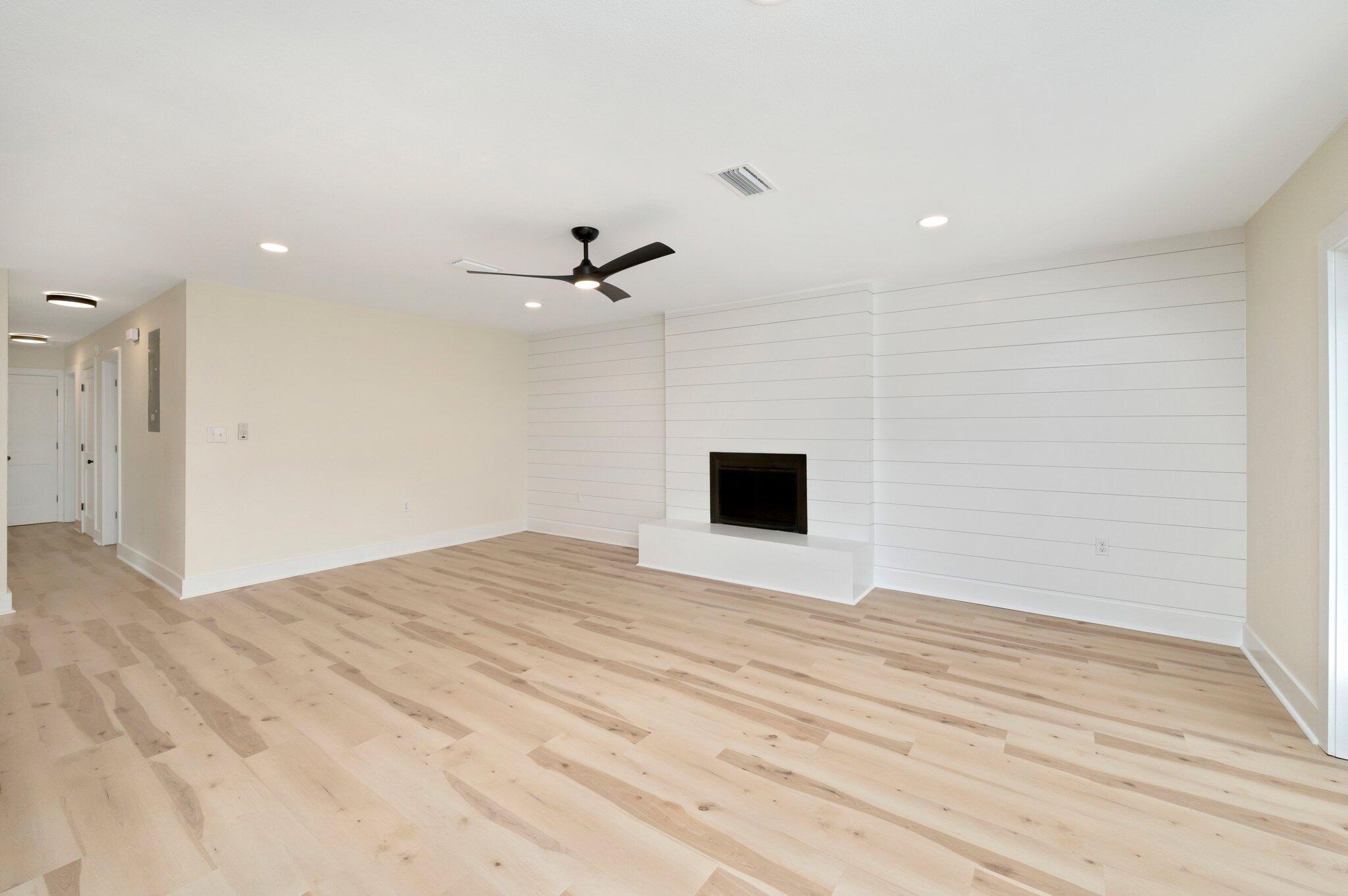 11 Lakeview Drive