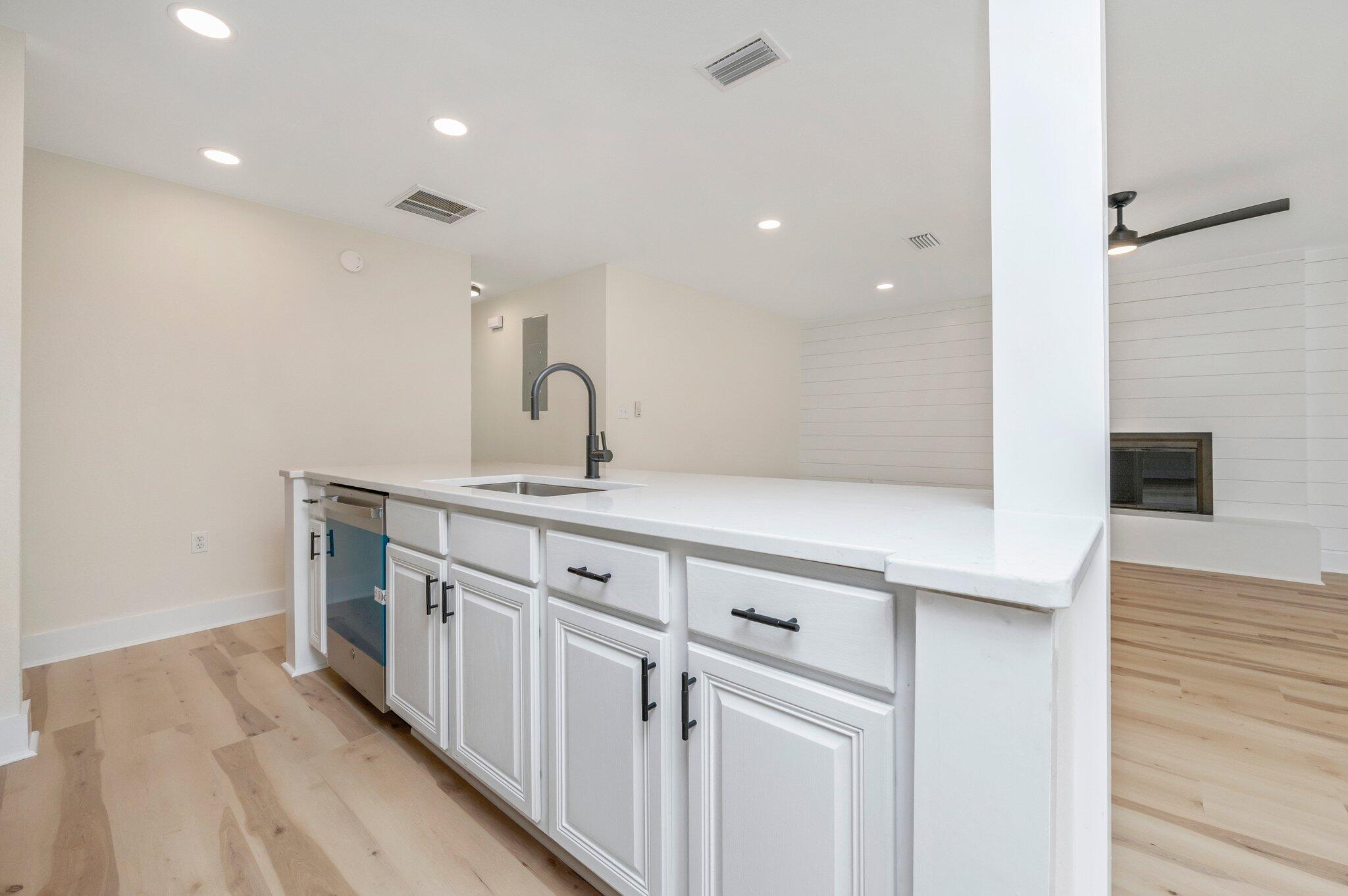 11 Lakeview Drive