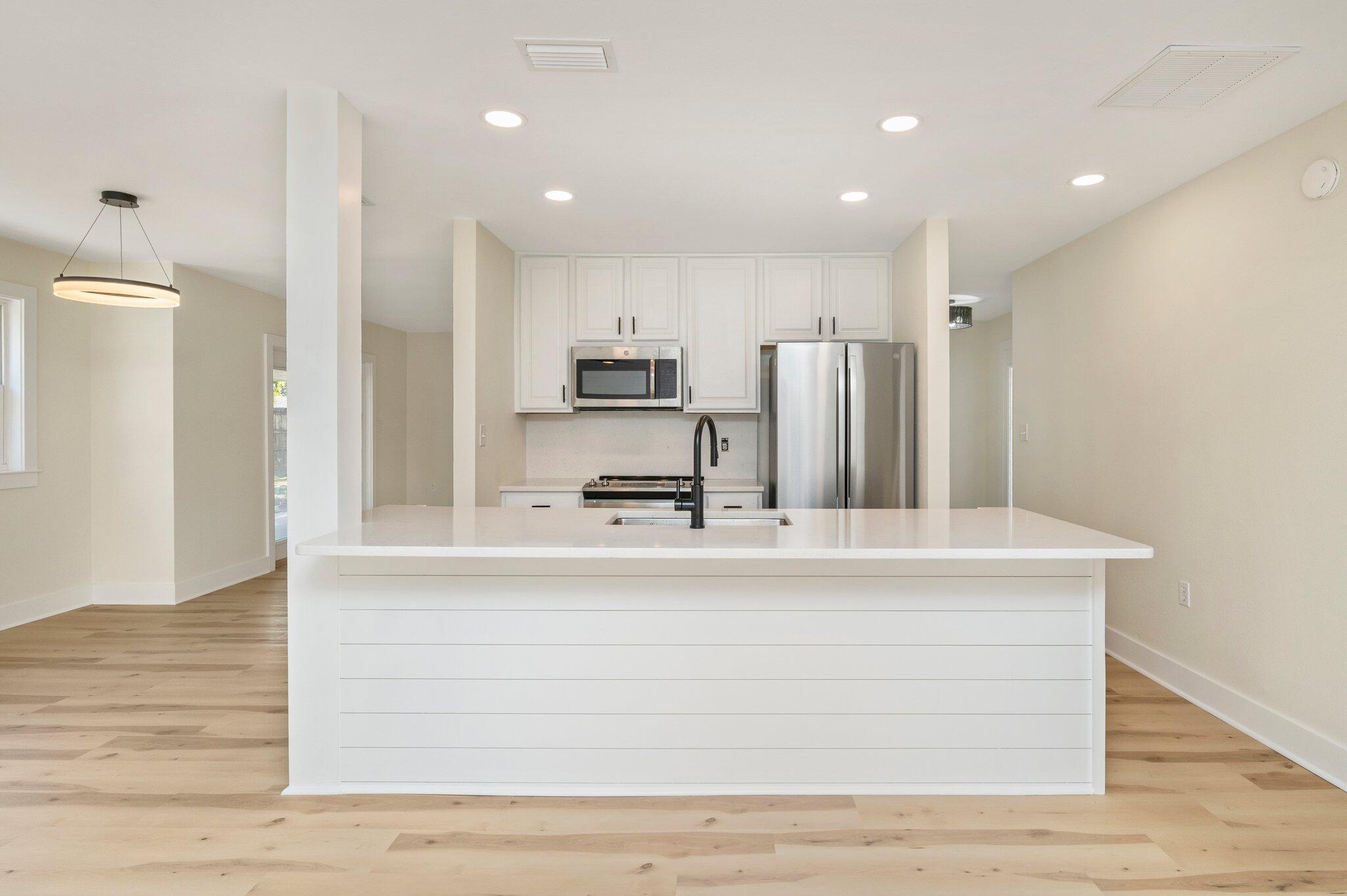 11 Lakeview Drive