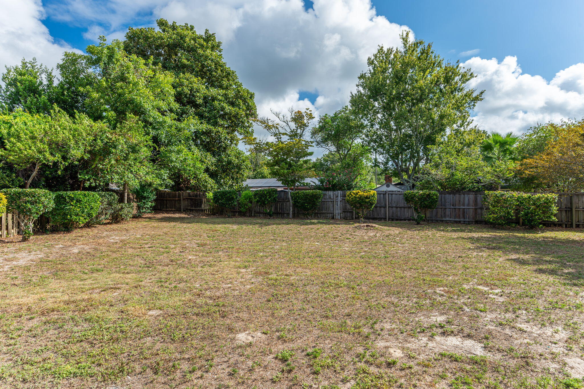 11 Lakeview Drive