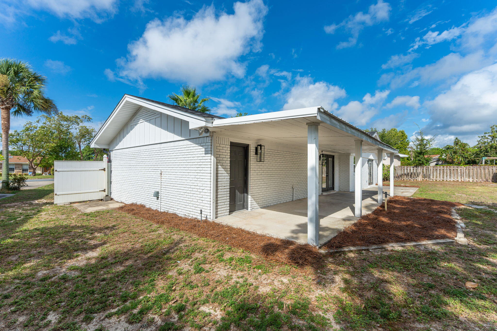 11 Lakeview Drive