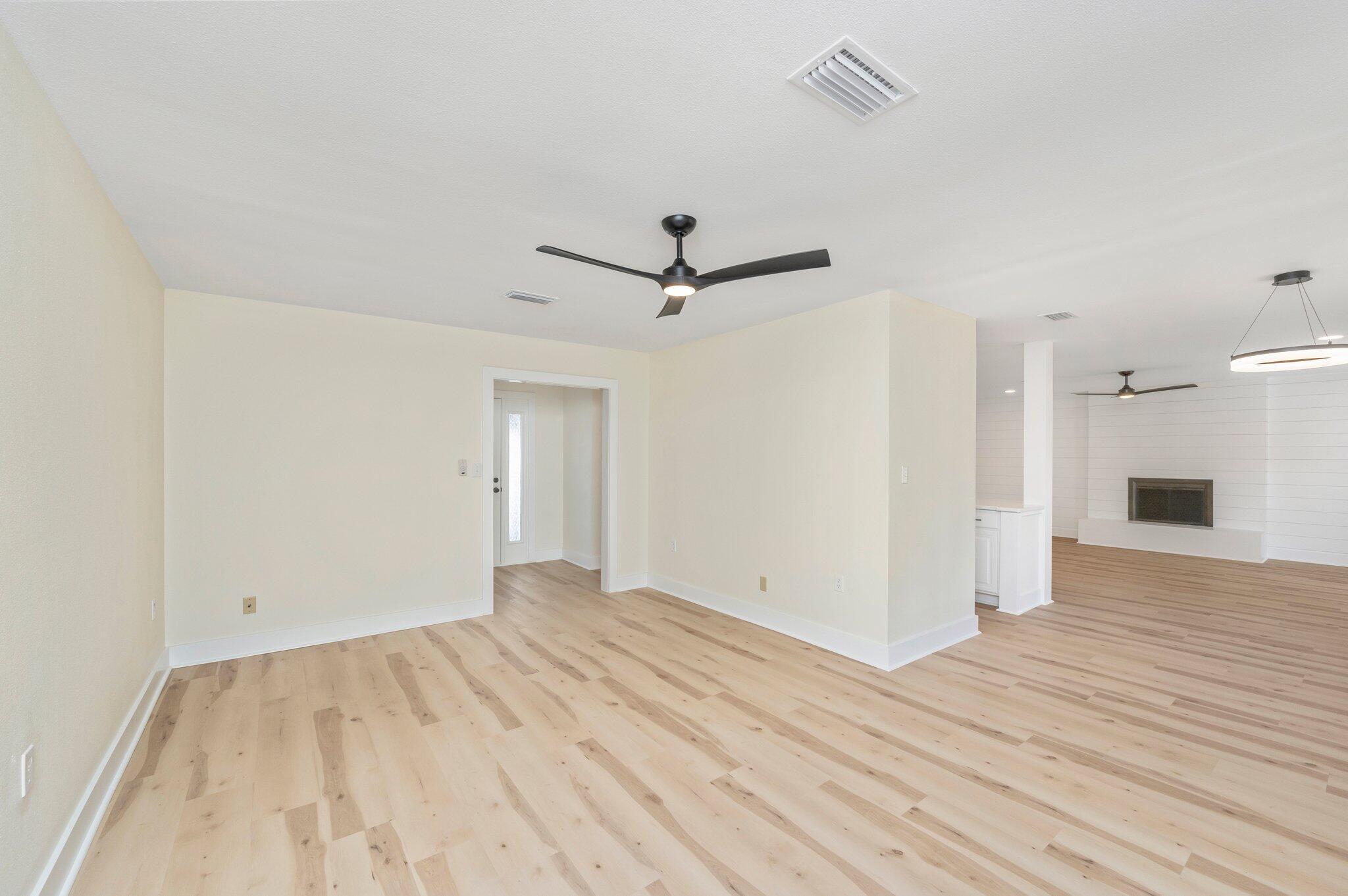 11 Lakeview Drive