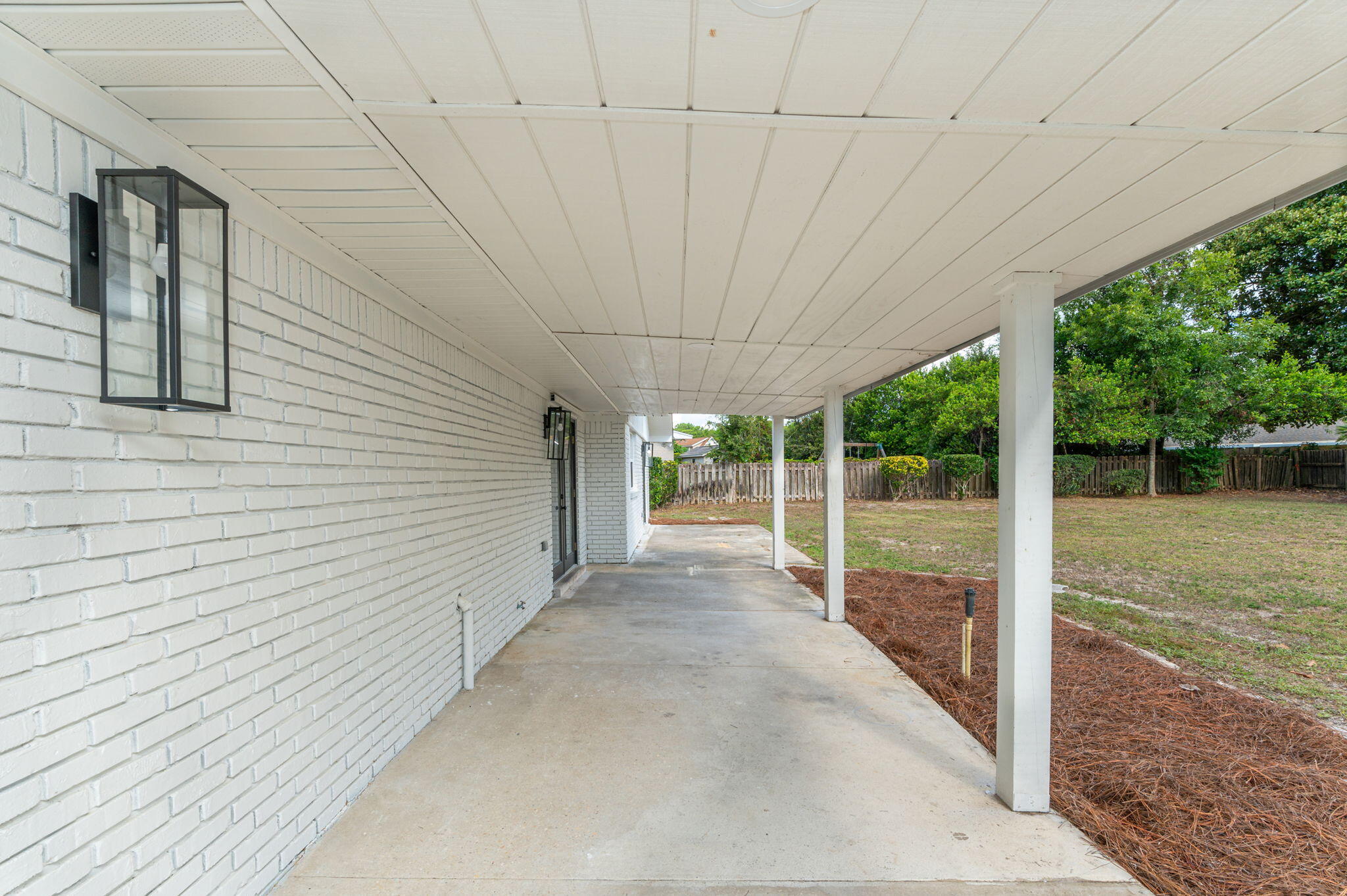 11 Lakeview Drive