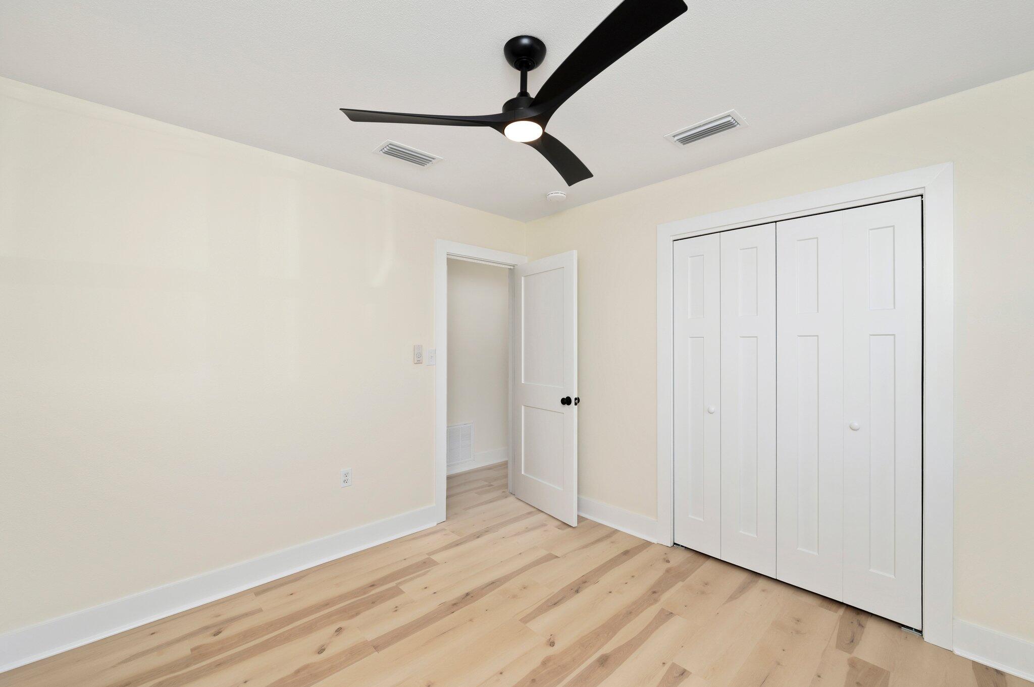 11 Lakeview Drive