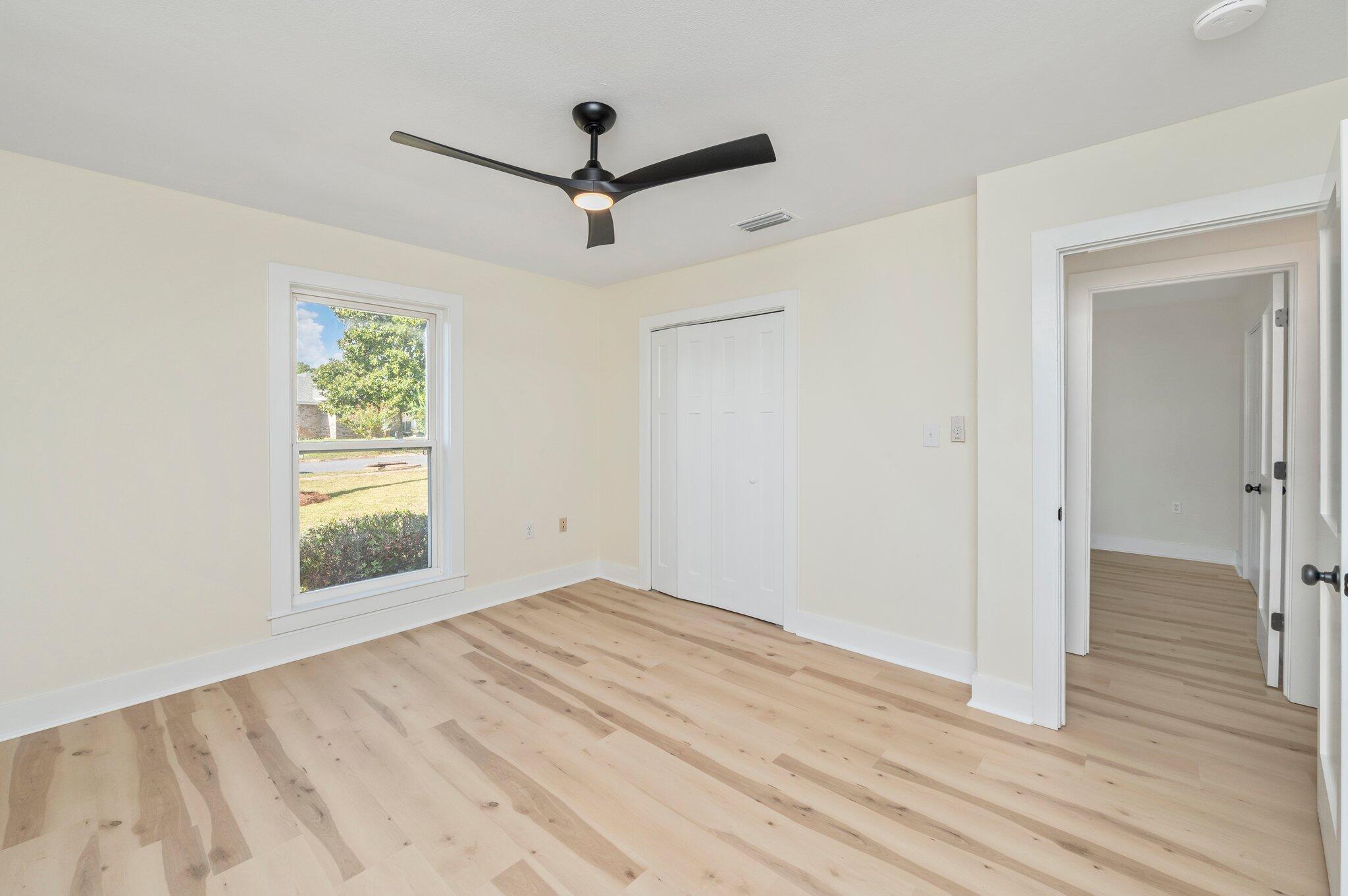 11 Lakeview Drive