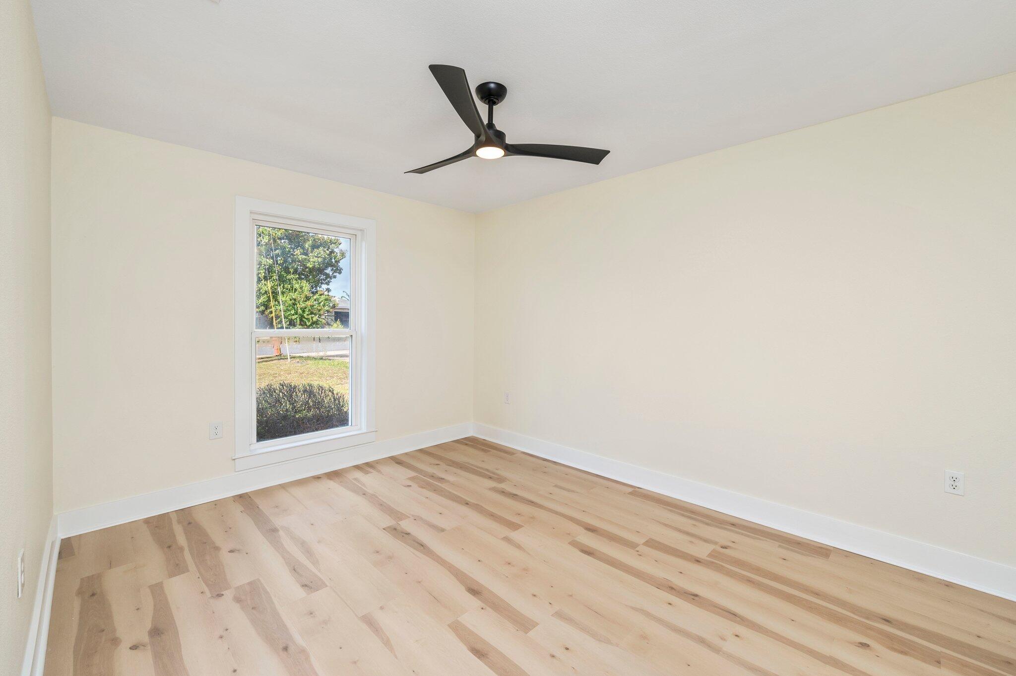 11 Lakeview Drive