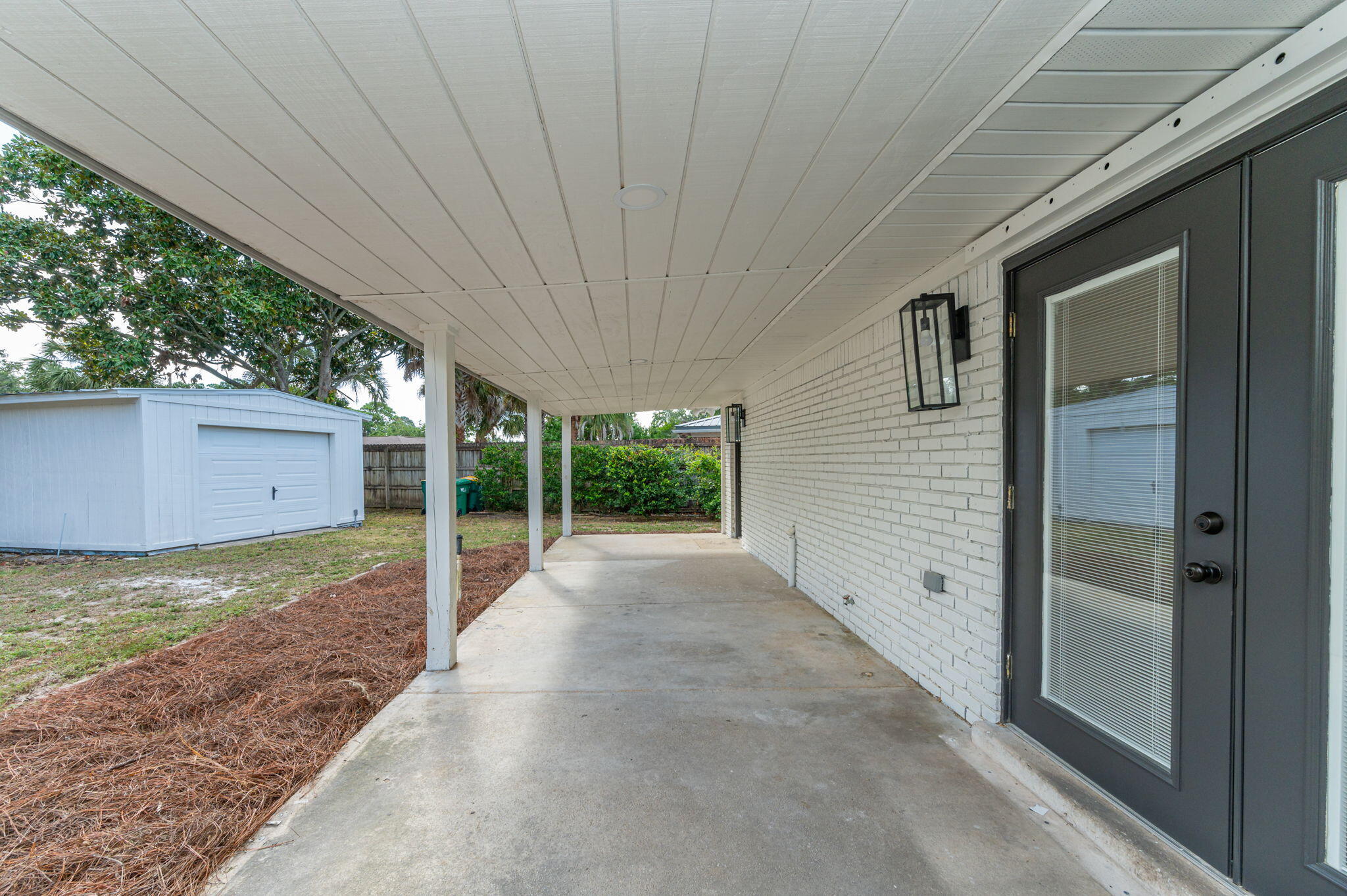 11 Lakeview Drive