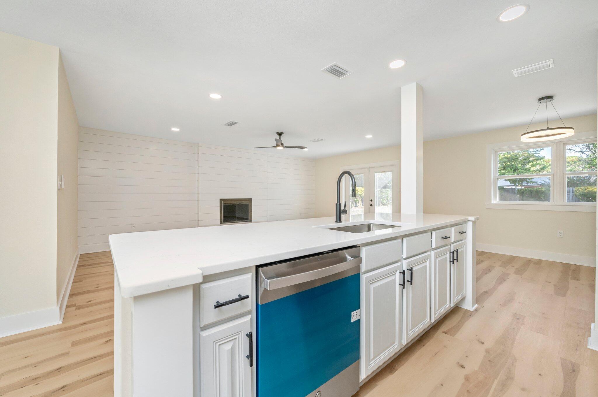 11 Lakeview Drive