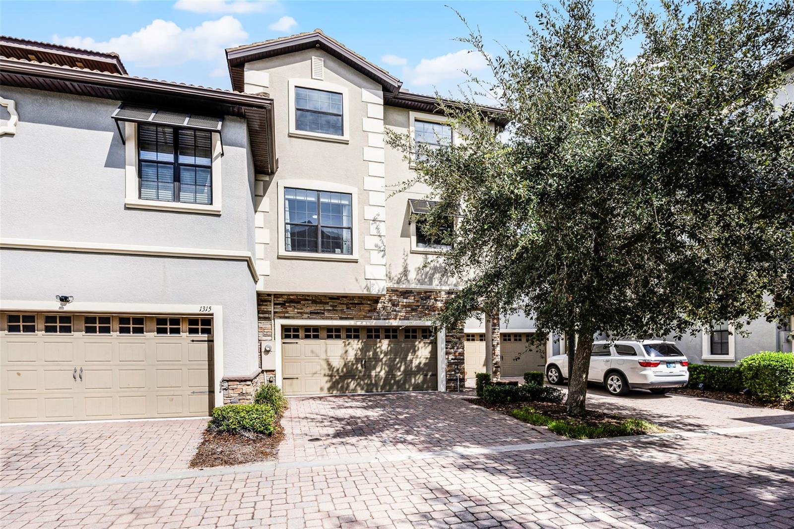 1317 SHINNECOCK HILLS DR