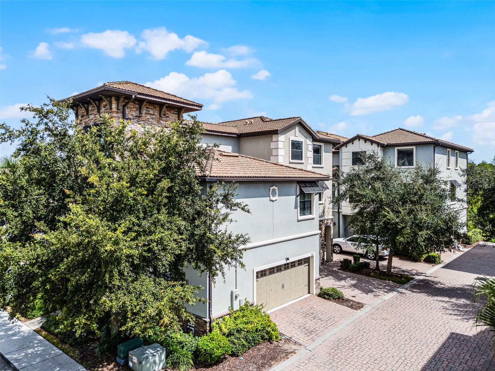1317 SHINNECOCK HILLS DR