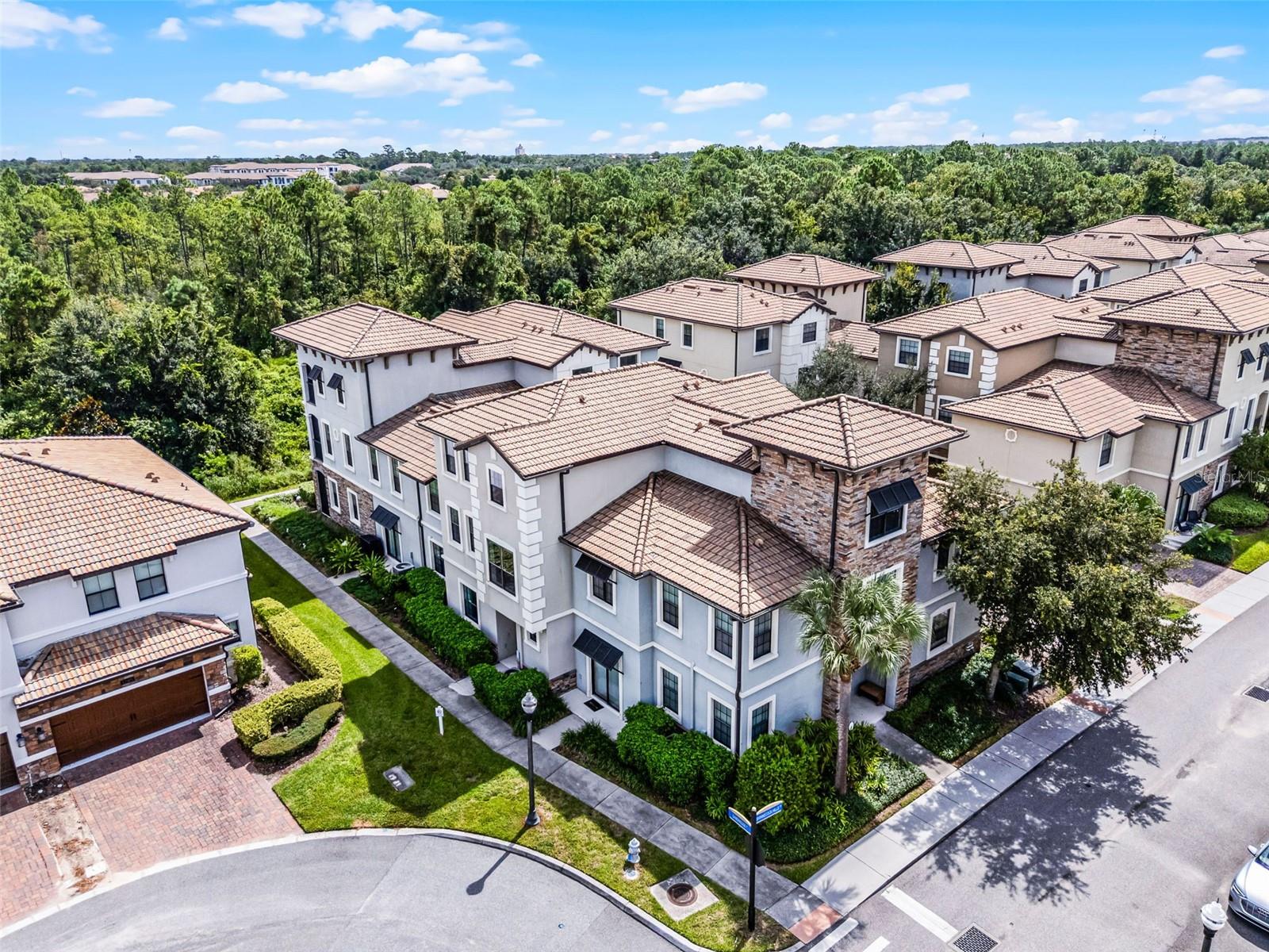 1317 SHINNECOCK HILLS DR