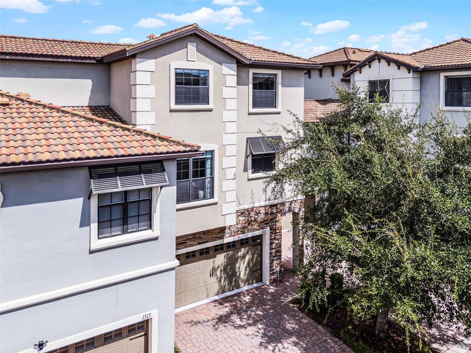 1317 SHINNECOCK HILLS DR
