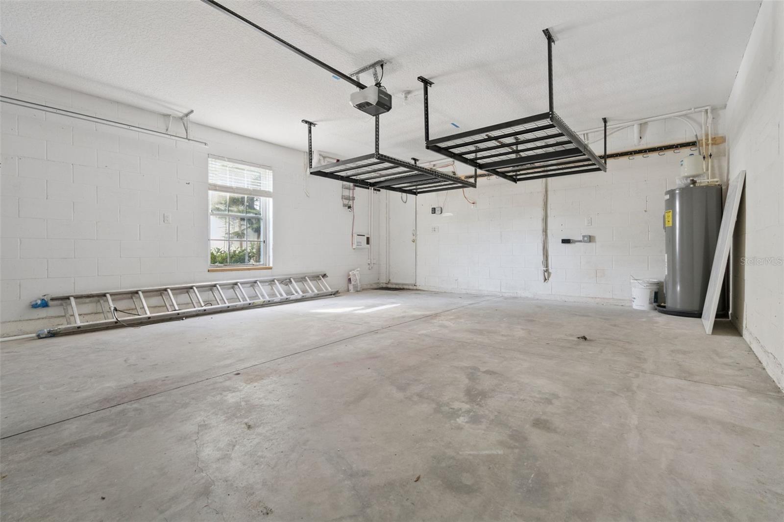629 MULBERRY AVE
