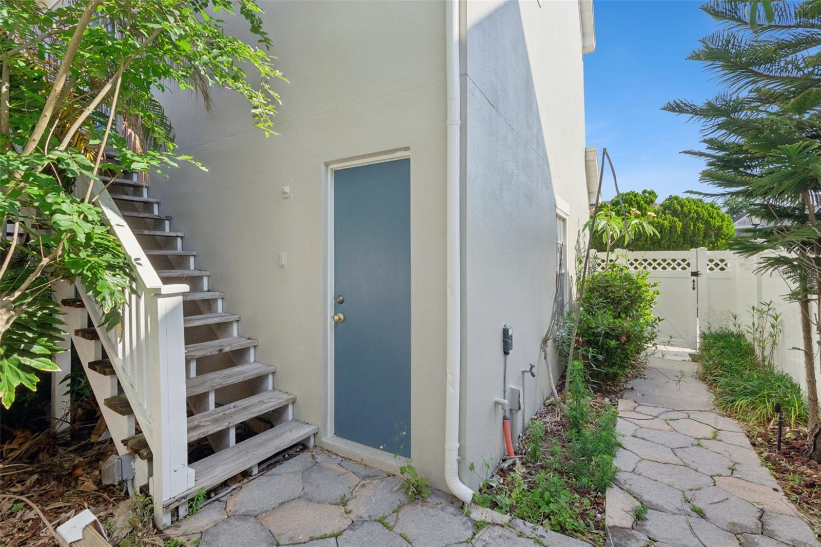 629 MULBERRY AVE