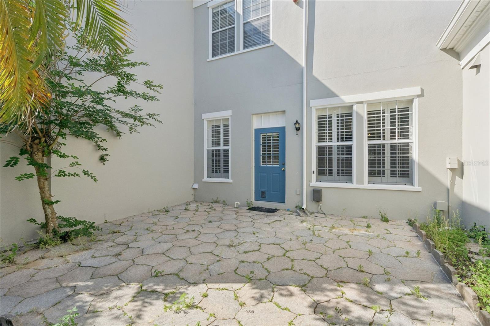 629 MULBERRY AVE