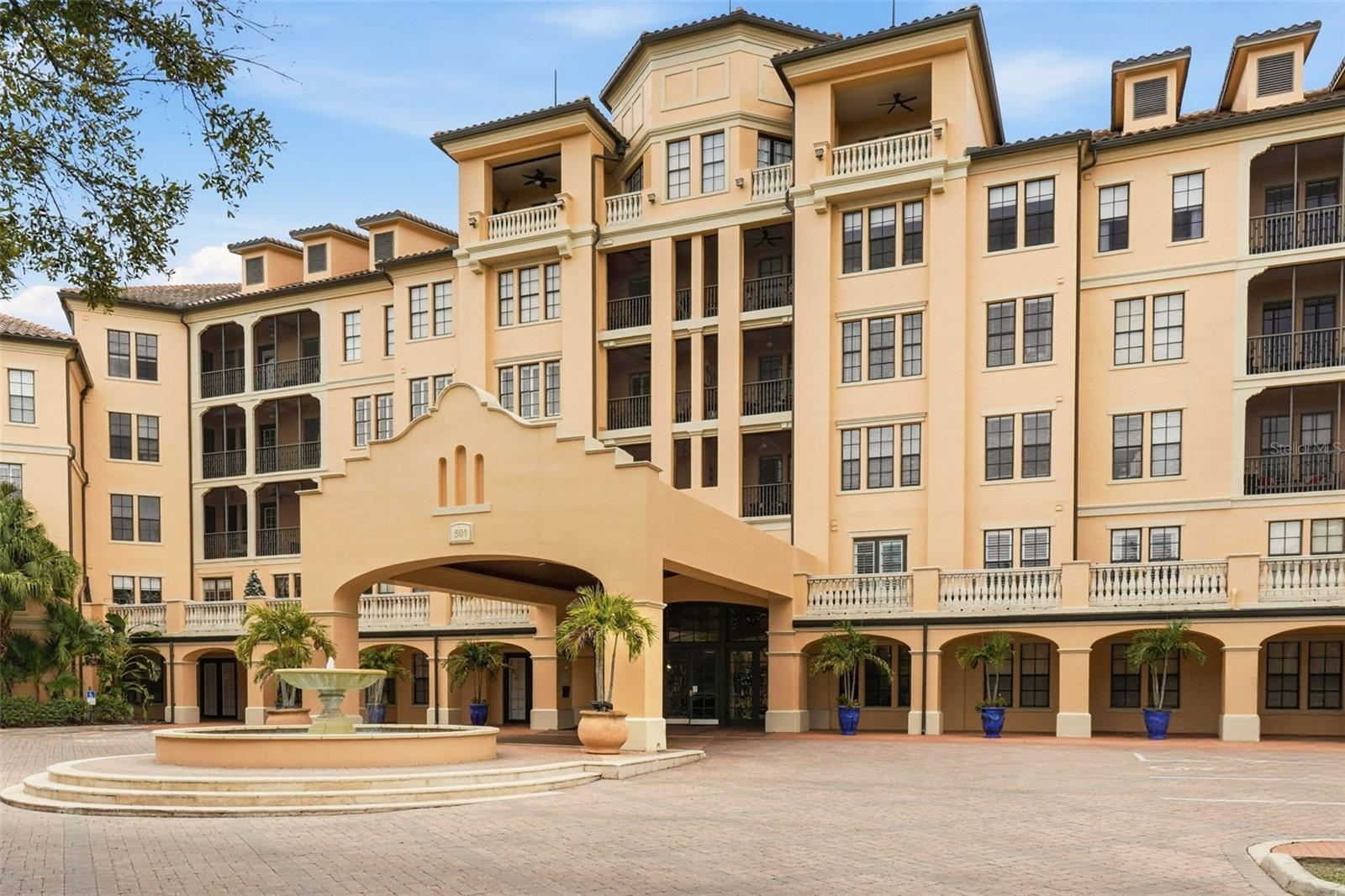 501 MIRASOL CIR #102