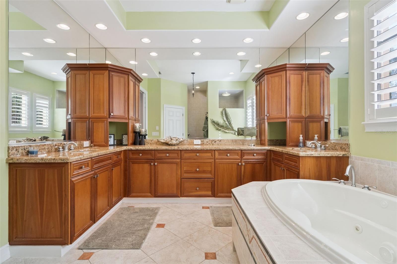 799 OAK SHADOWS RD