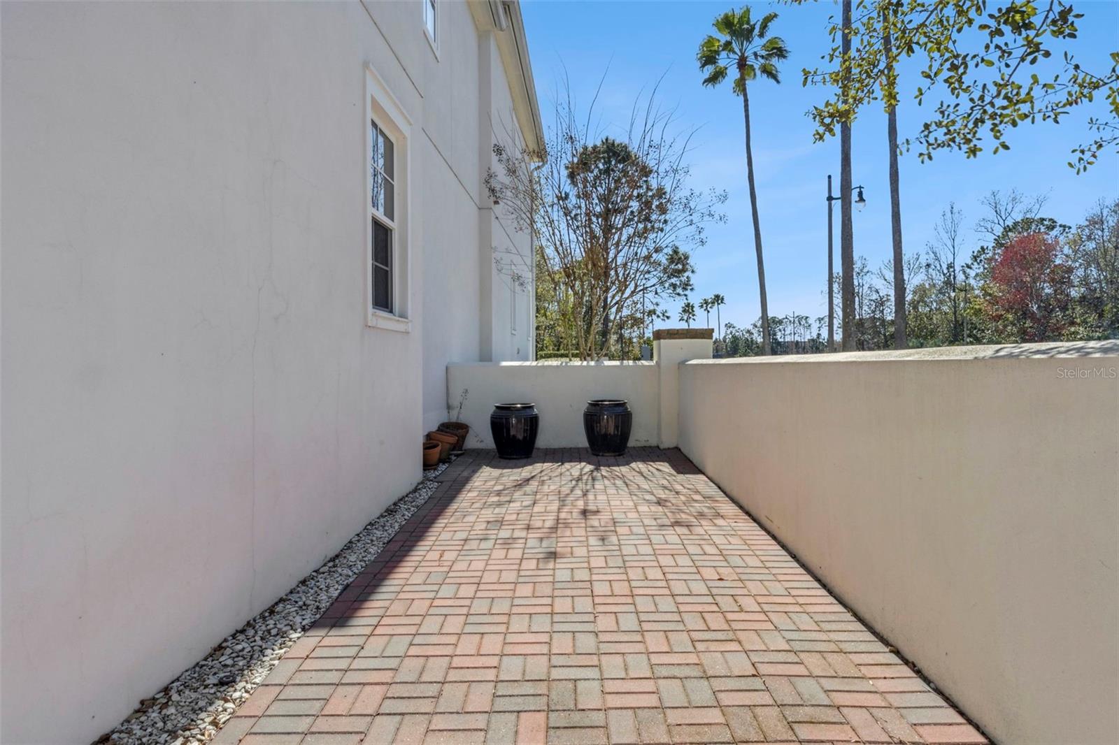 1640 RESOLUTE ST