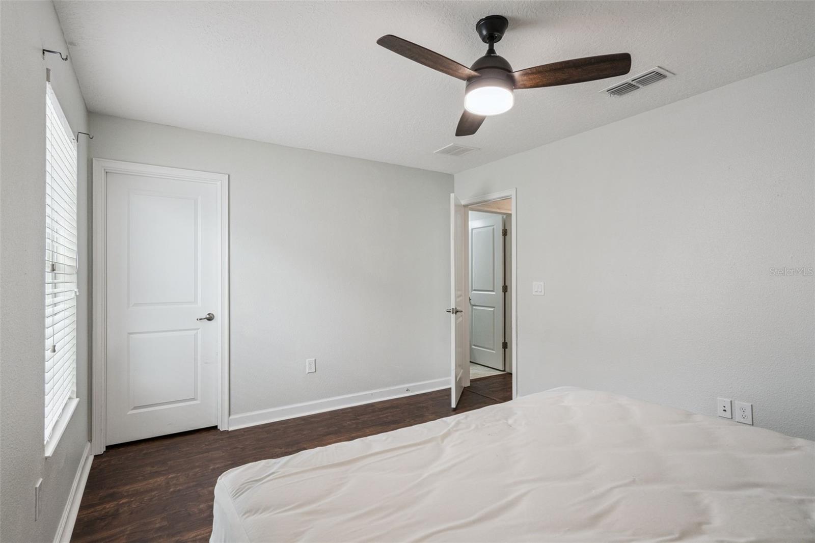 4633 FAIRY TALE CIR