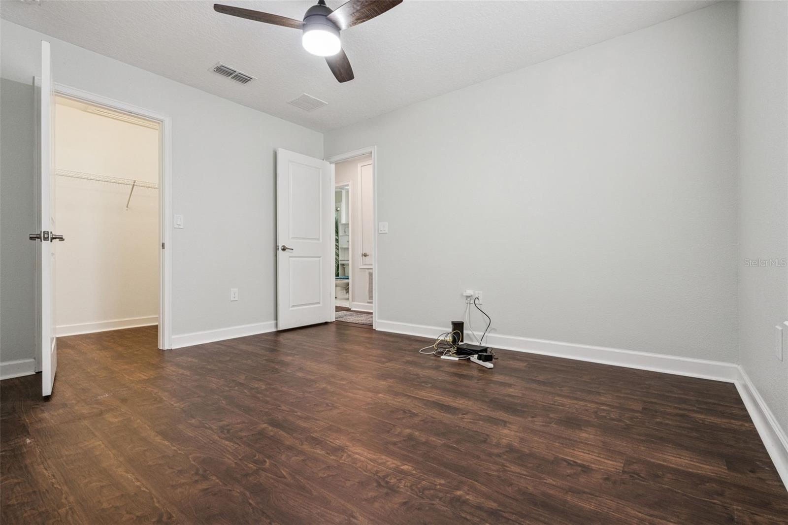 4633 FAIRY TALE CIR