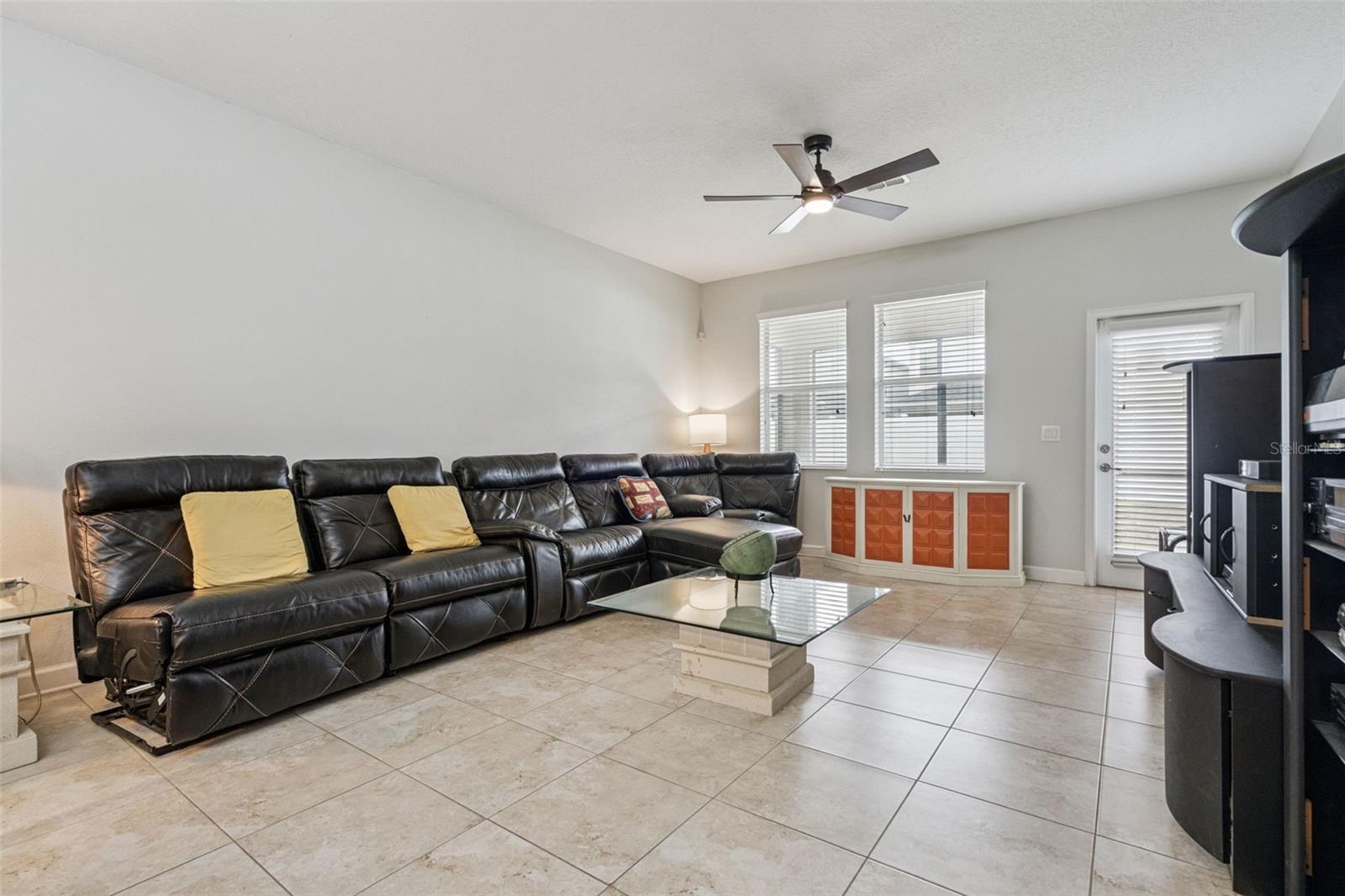 4633 FAIRY TALE CIR