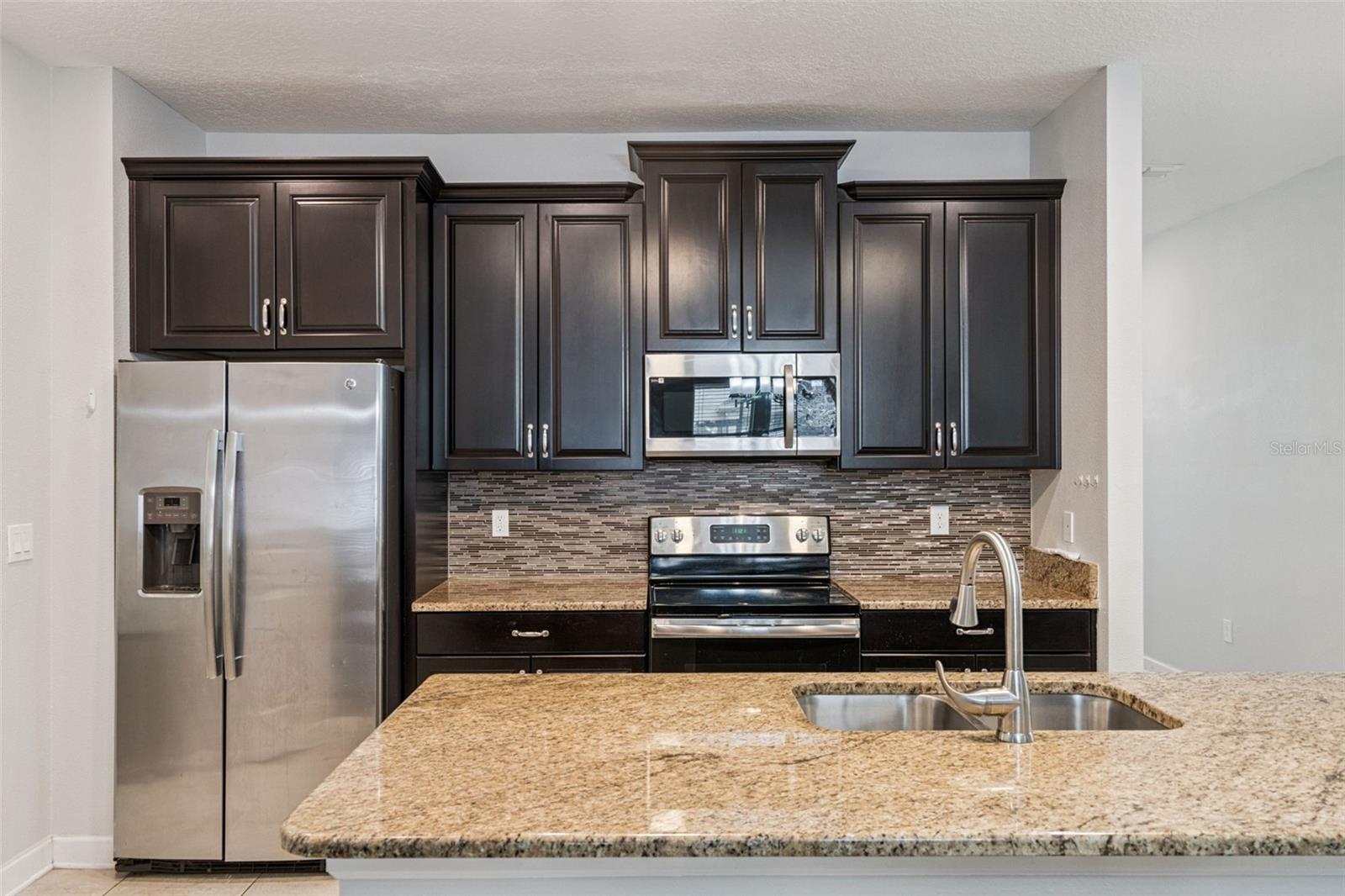 4633 FAIRY TALE CIR