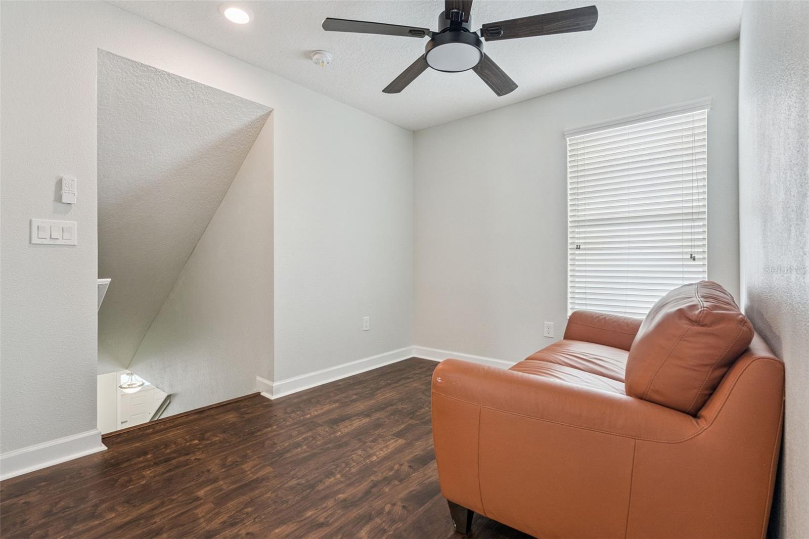 4633 FAIRY TALE CIR