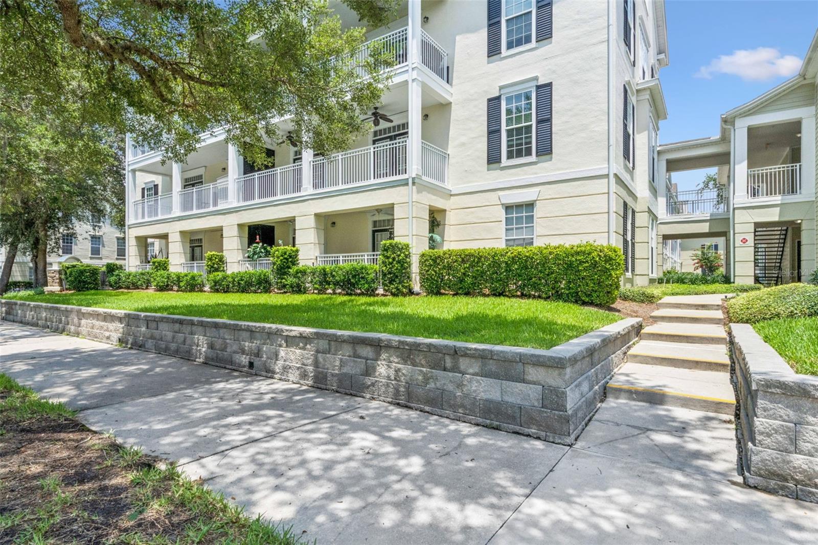 315 GRAND MAGNOLIA AVE #203