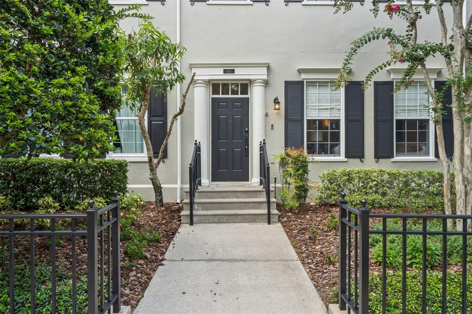 641 MULBERRY AVE