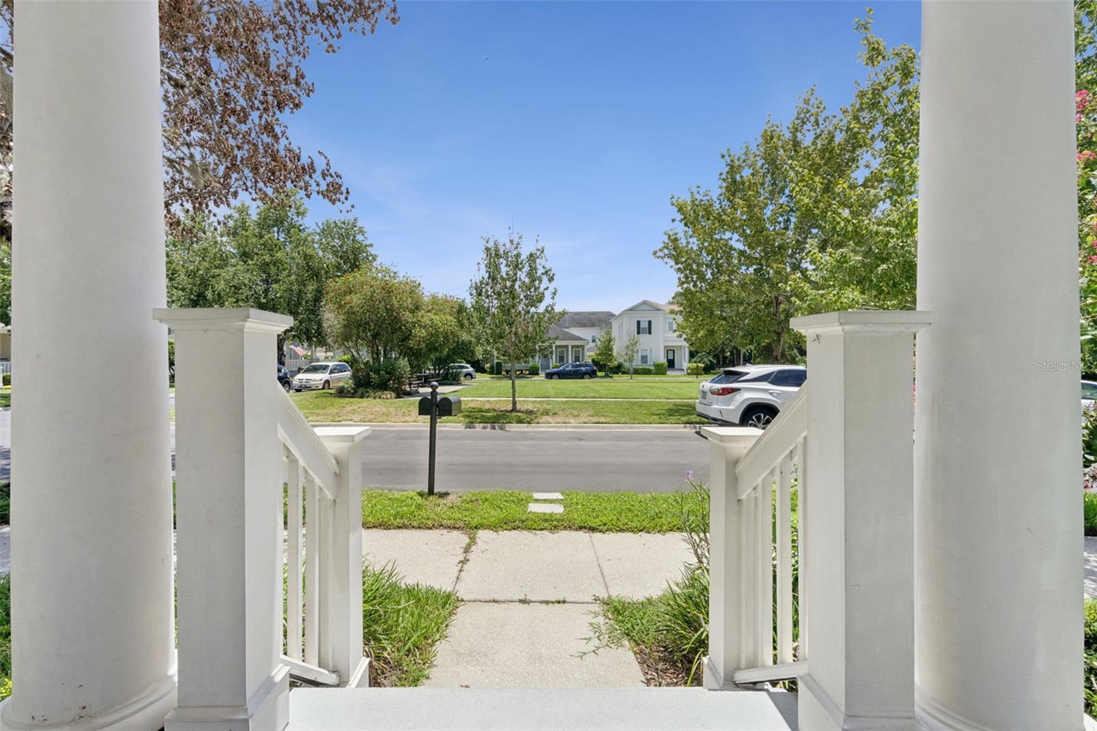 1102 GOLDENASTER CT
