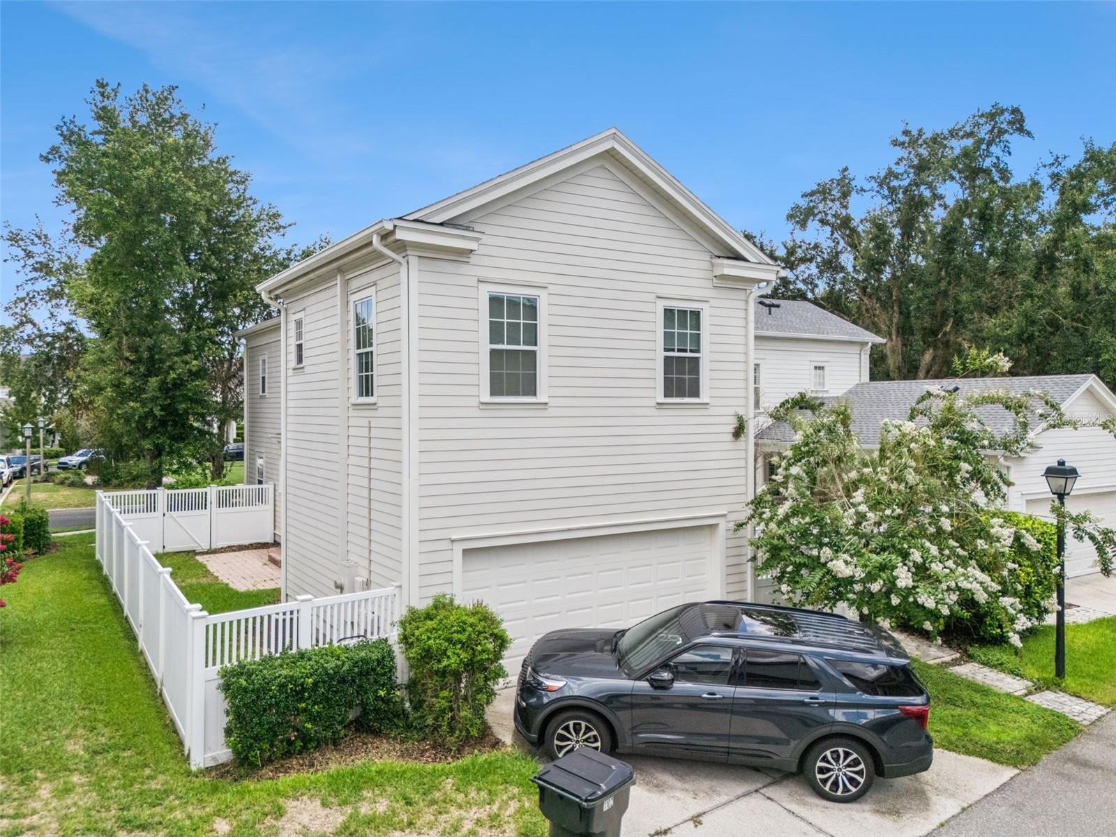 1102 GOLDENASTER CT