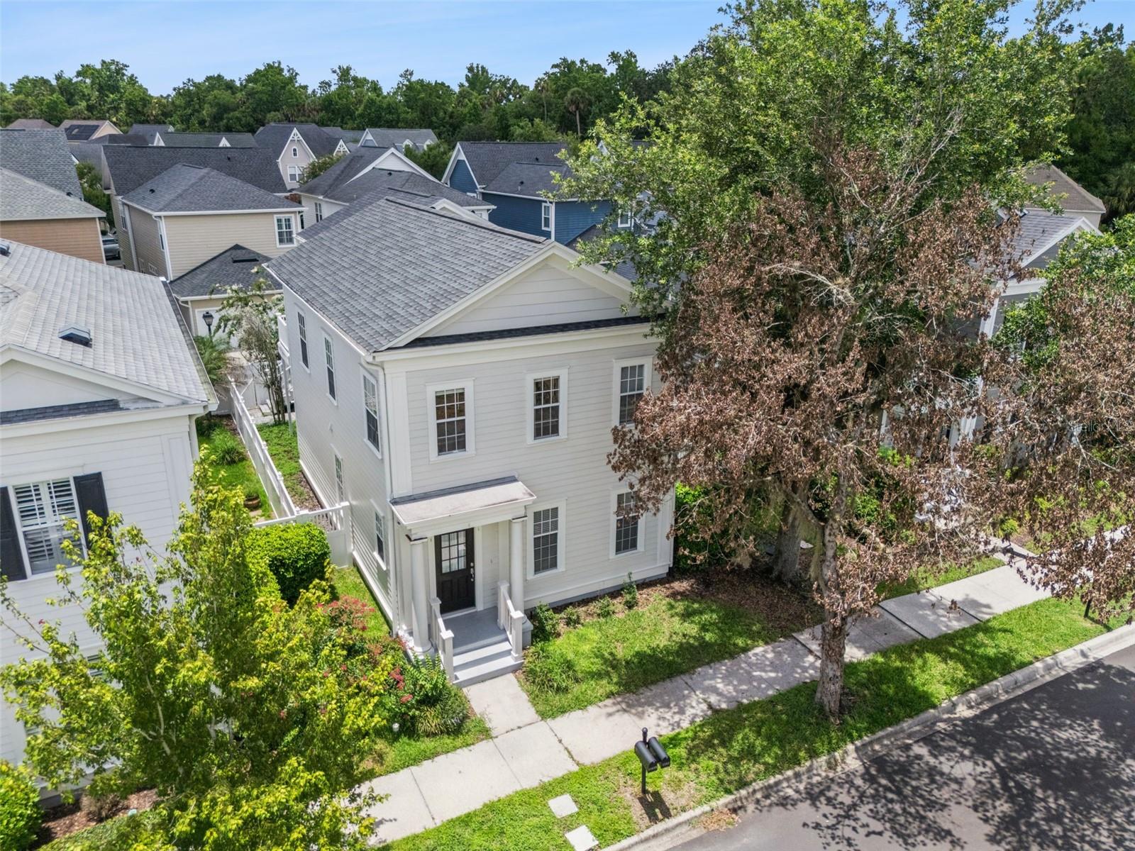 1102 GOLDENASTER CT